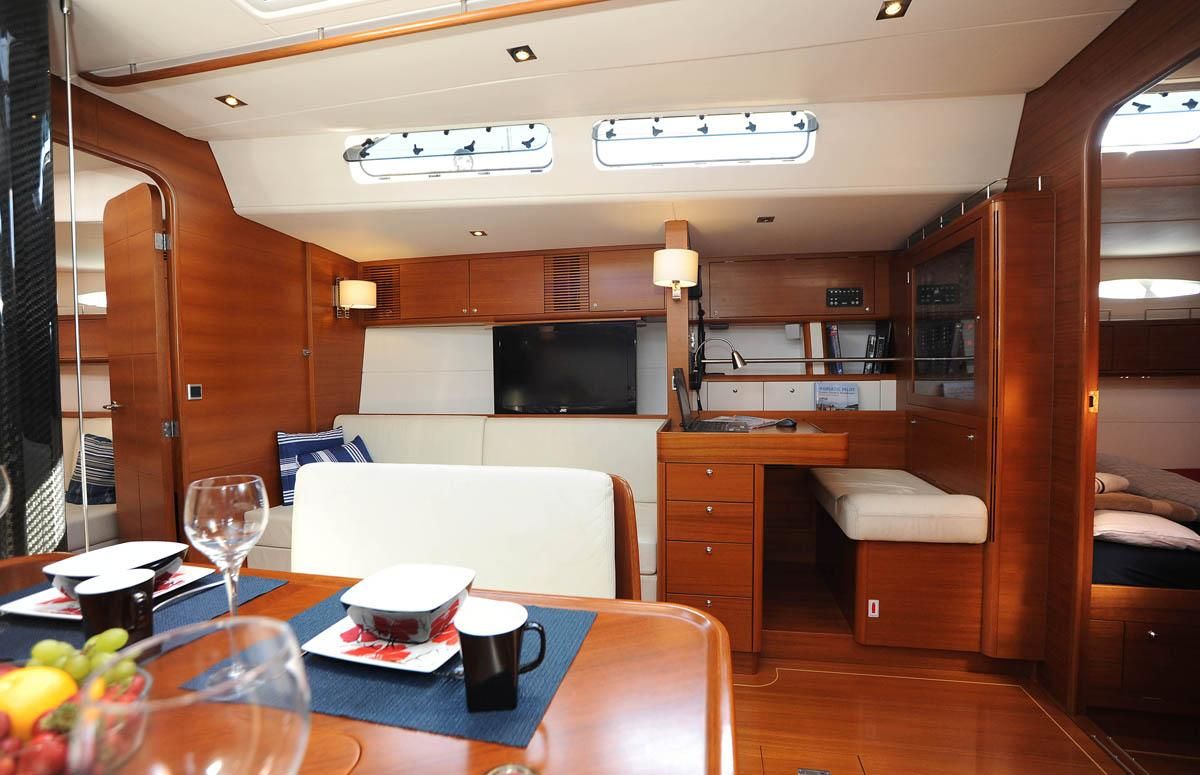 Saloon-02.jpg