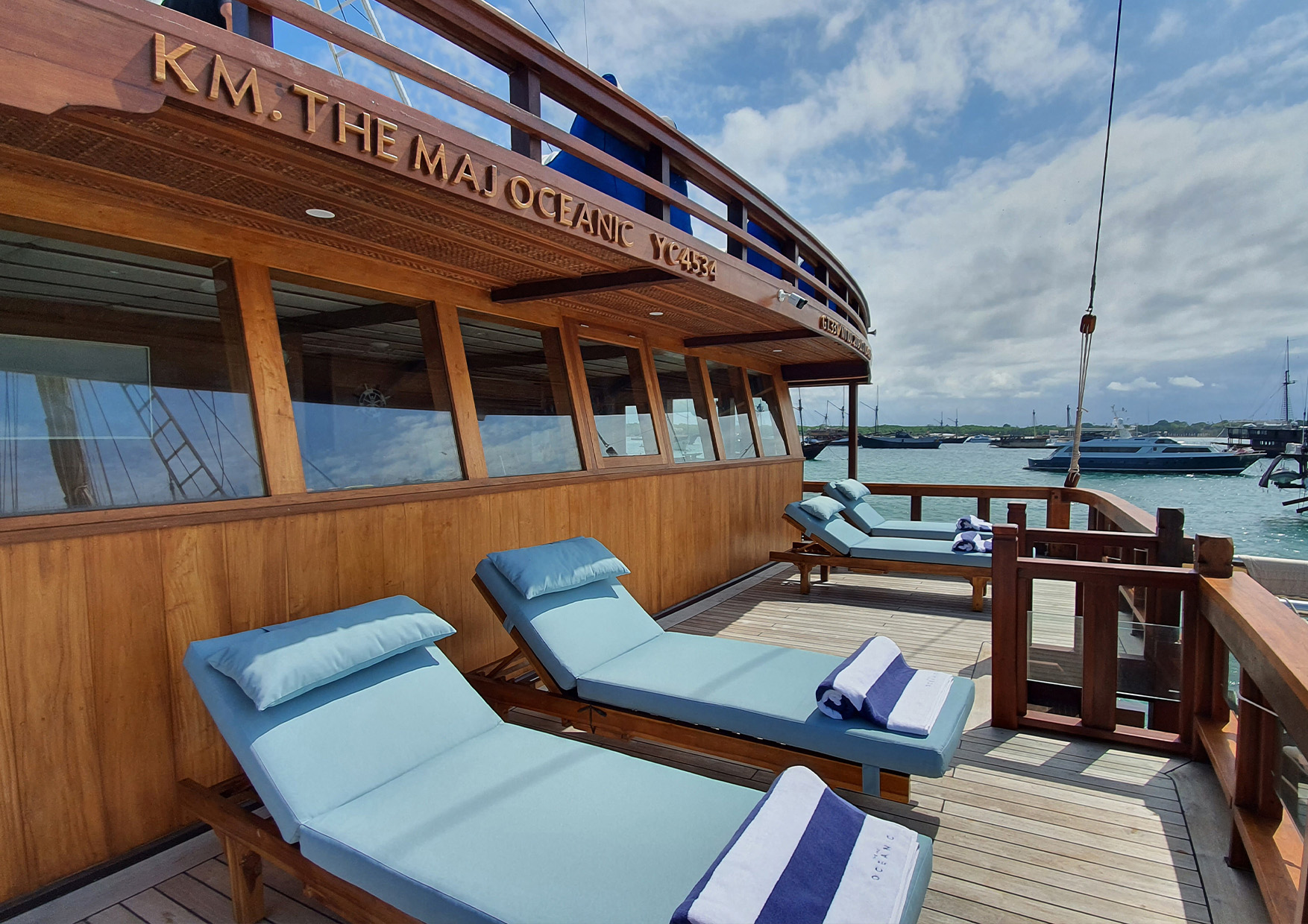 Seating forward on bridge deck.jpg