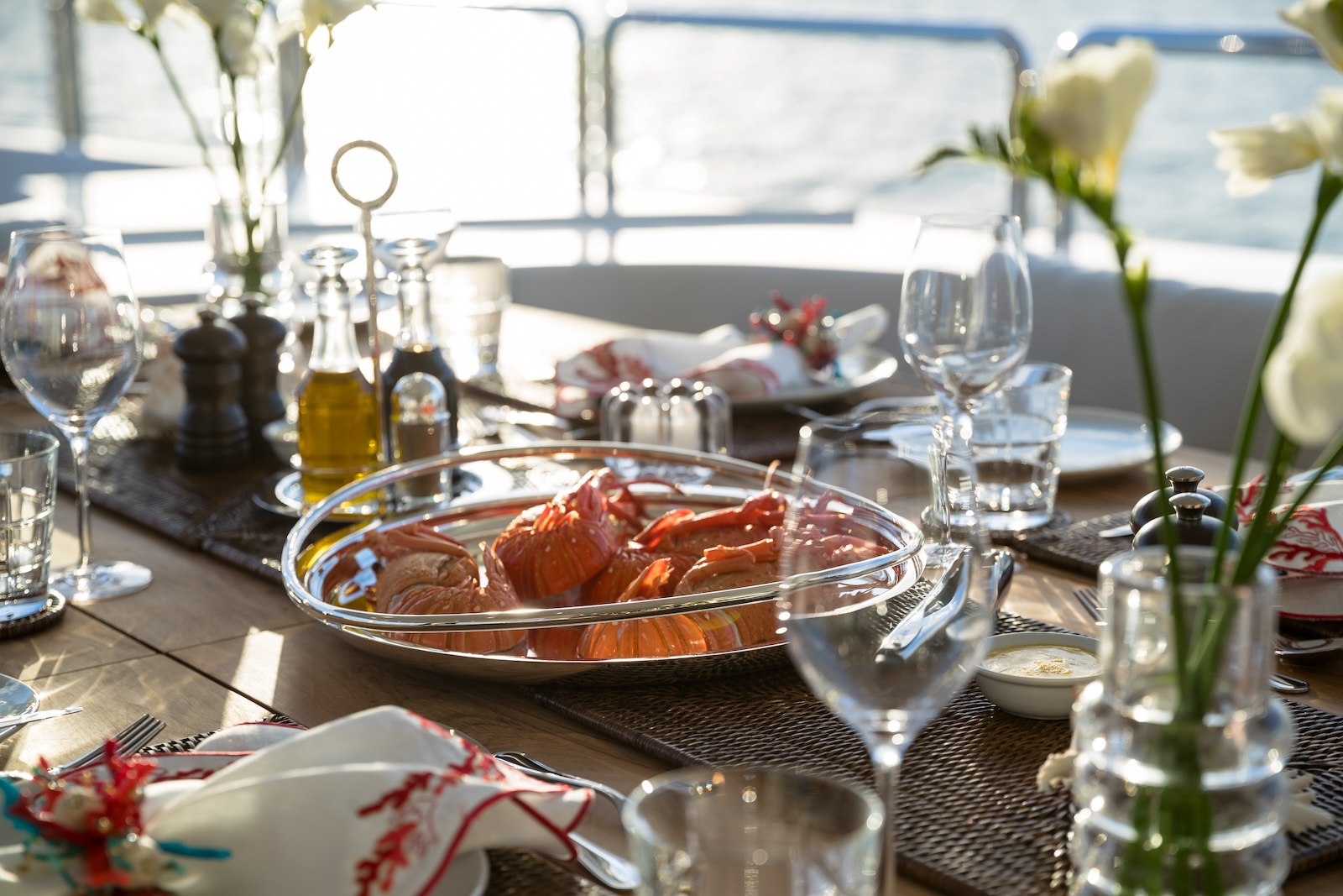 Sereno dining set up - Photo Jeff Brown.jpg