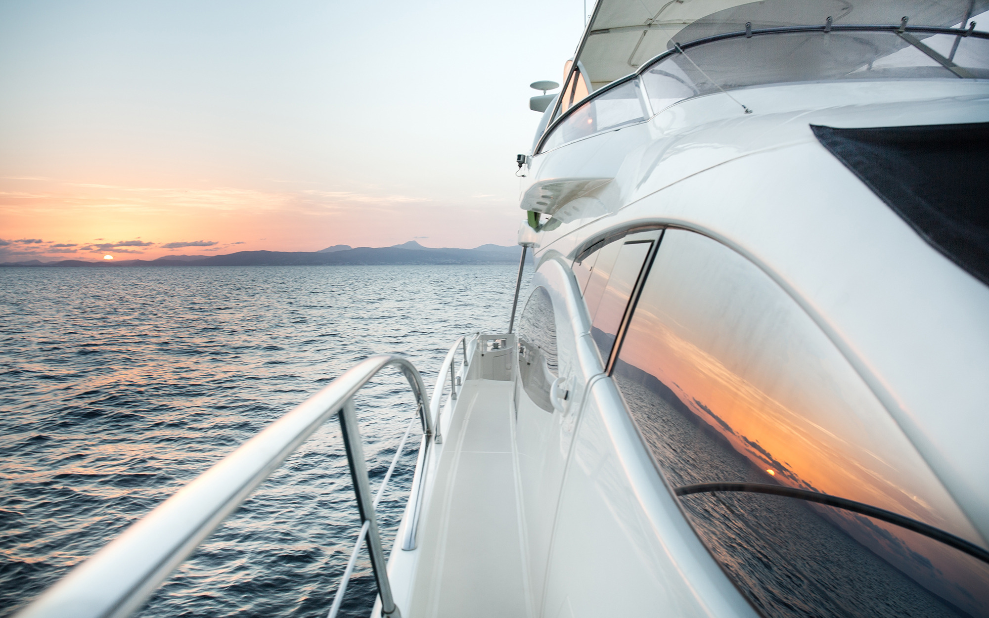 Side deck view aft.jpg