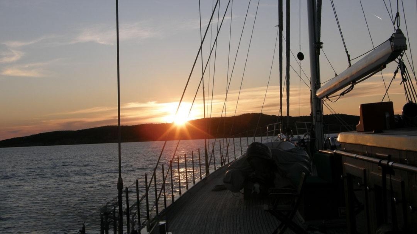Sidedeck With Sea Views 03.jpg