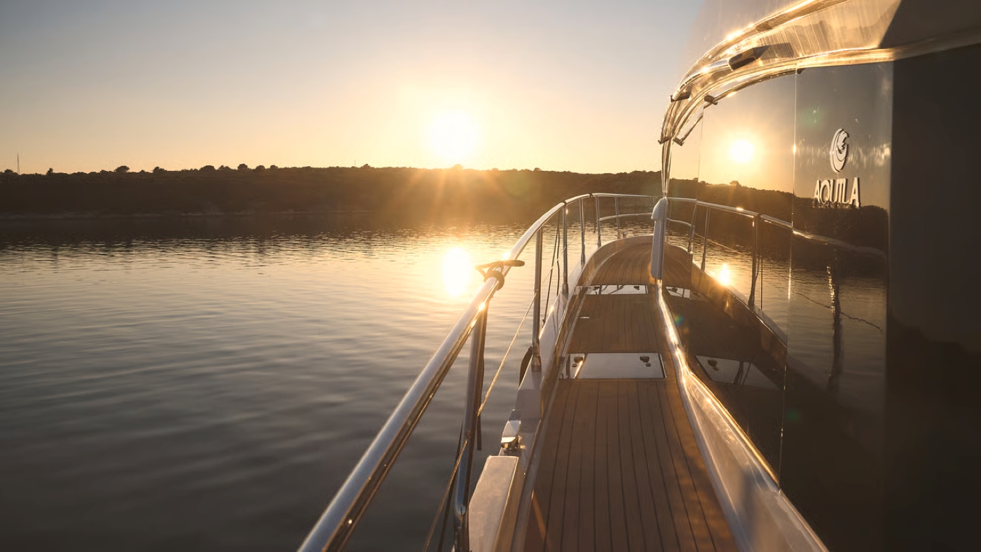 Sidedeck With Sea Views 04.jpg