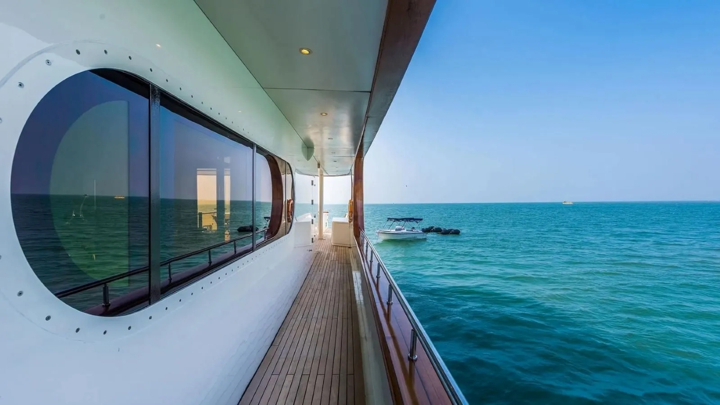 Sidedeck with sea views.jpg