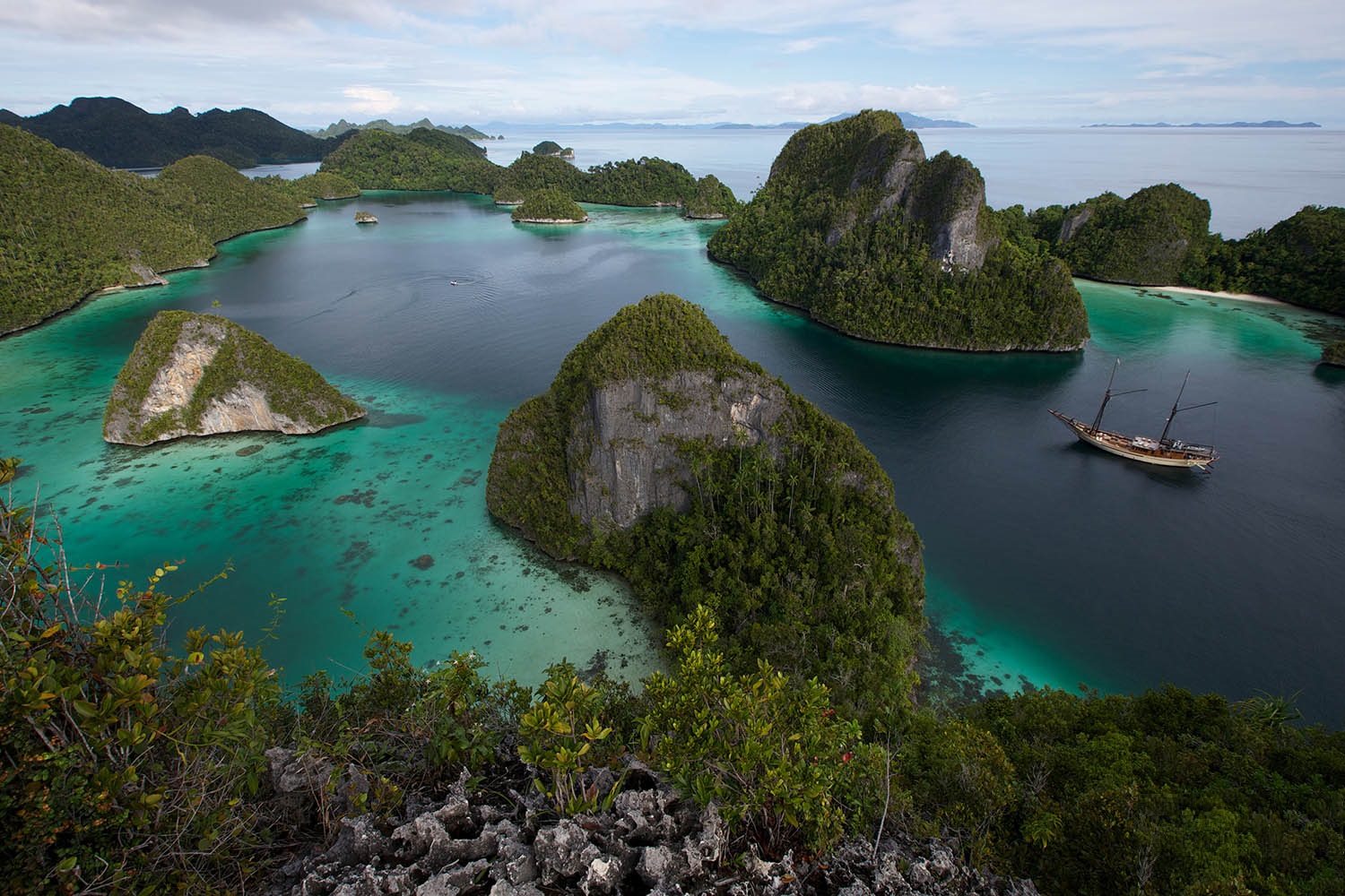 Silolona-Indonesian-sailing.jpg
