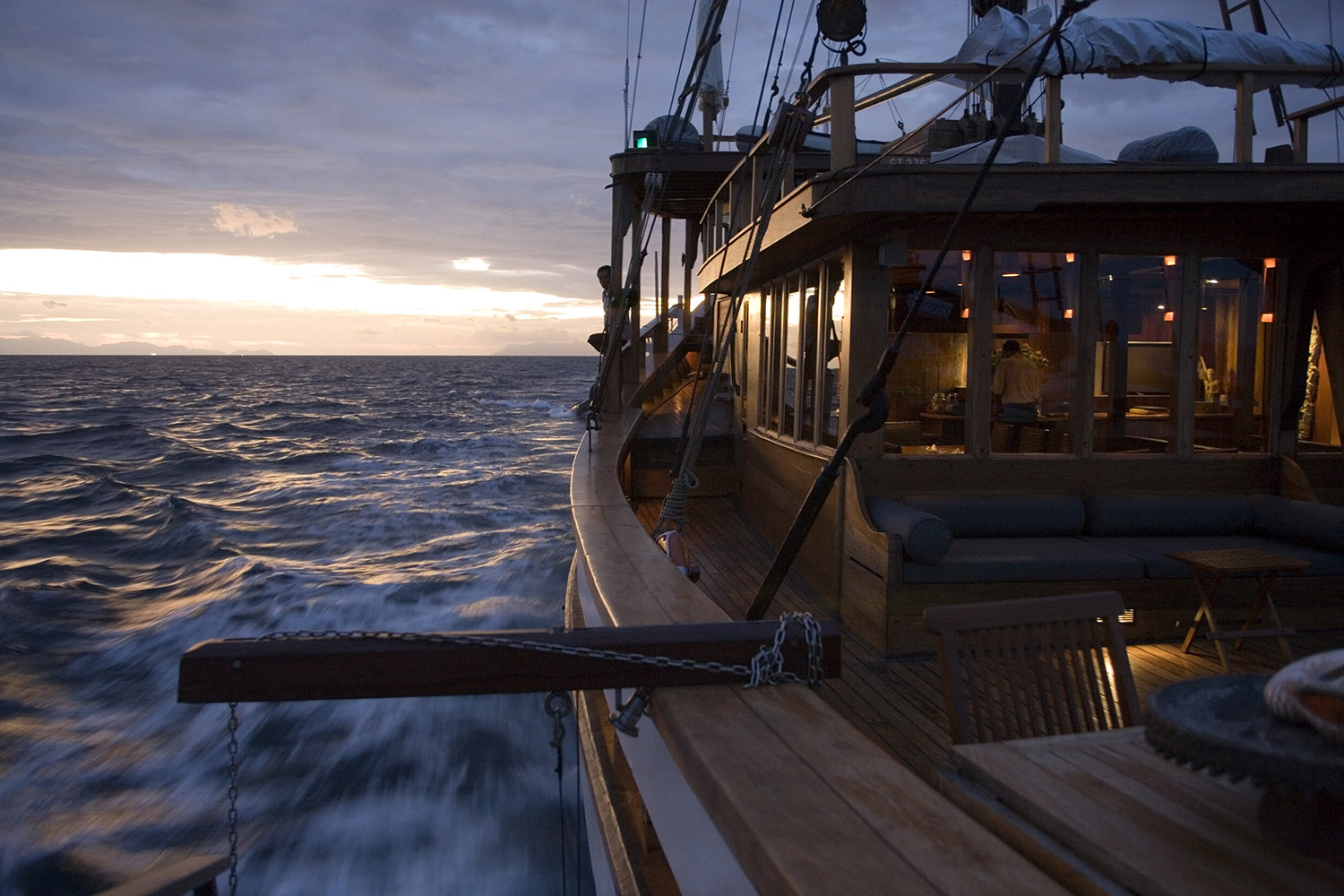 Silolona-Iside deck.jpg