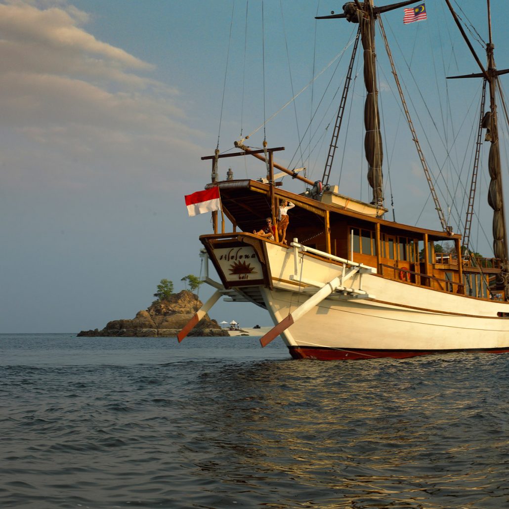 Silolona_indonesia_bow.jpg