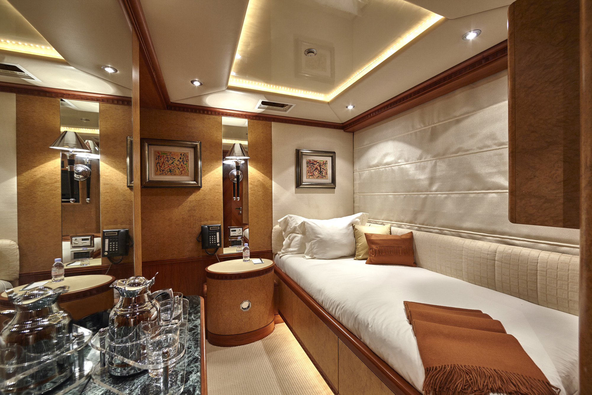 Single guest cabin.jpg