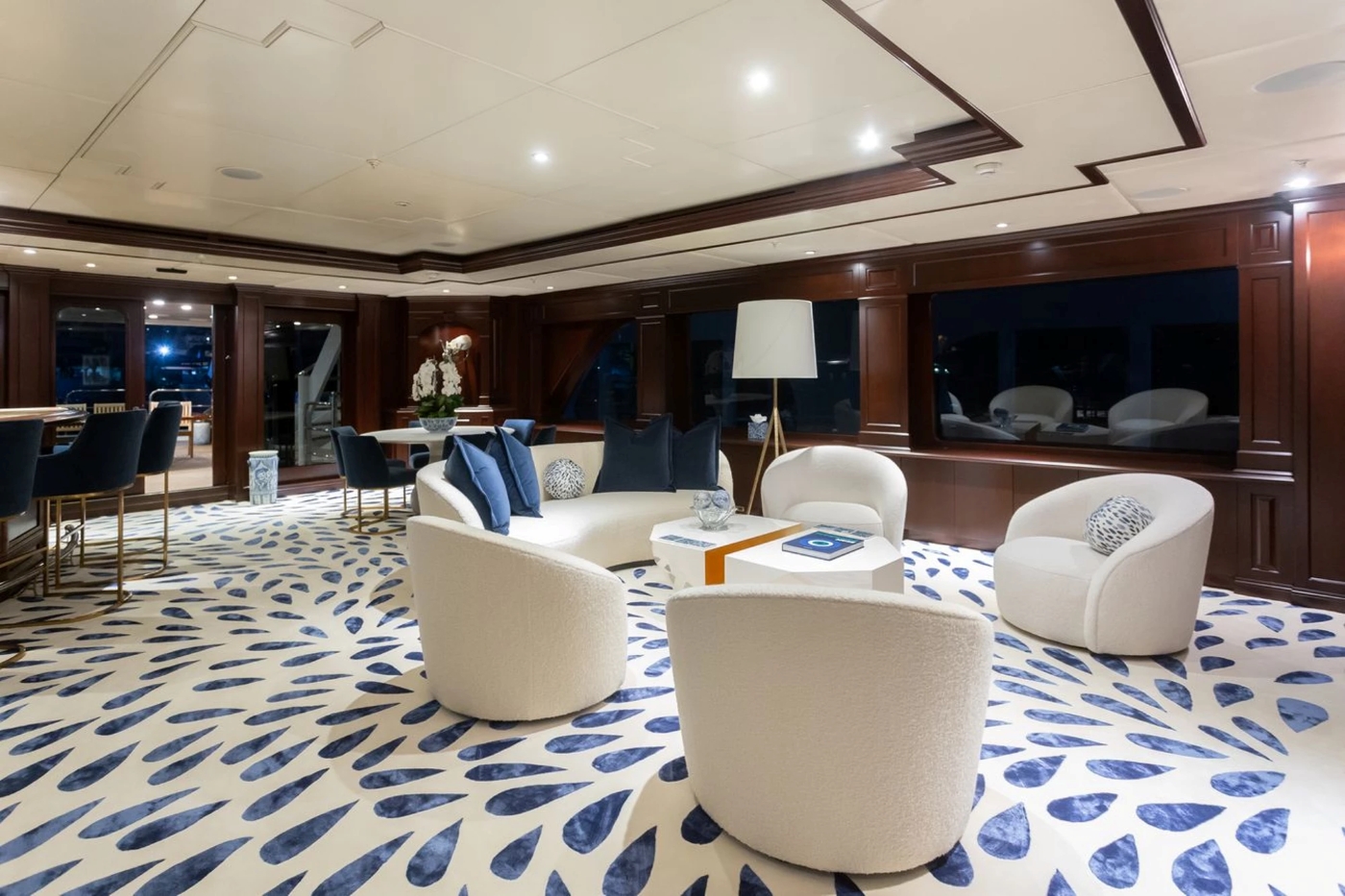 Skylounge looking aft.jpg