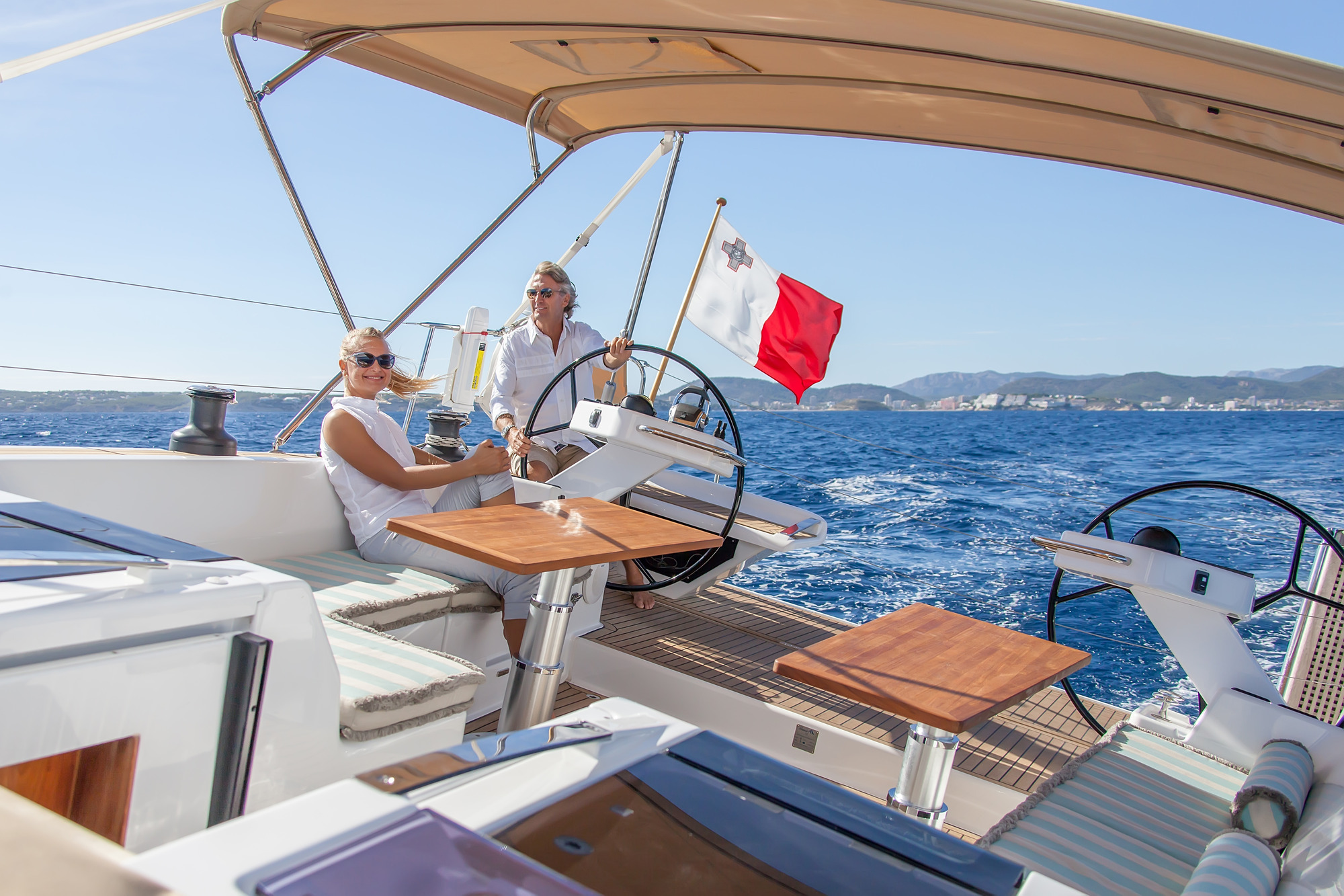 Spacious cockpit with alfresco dining.jpg
