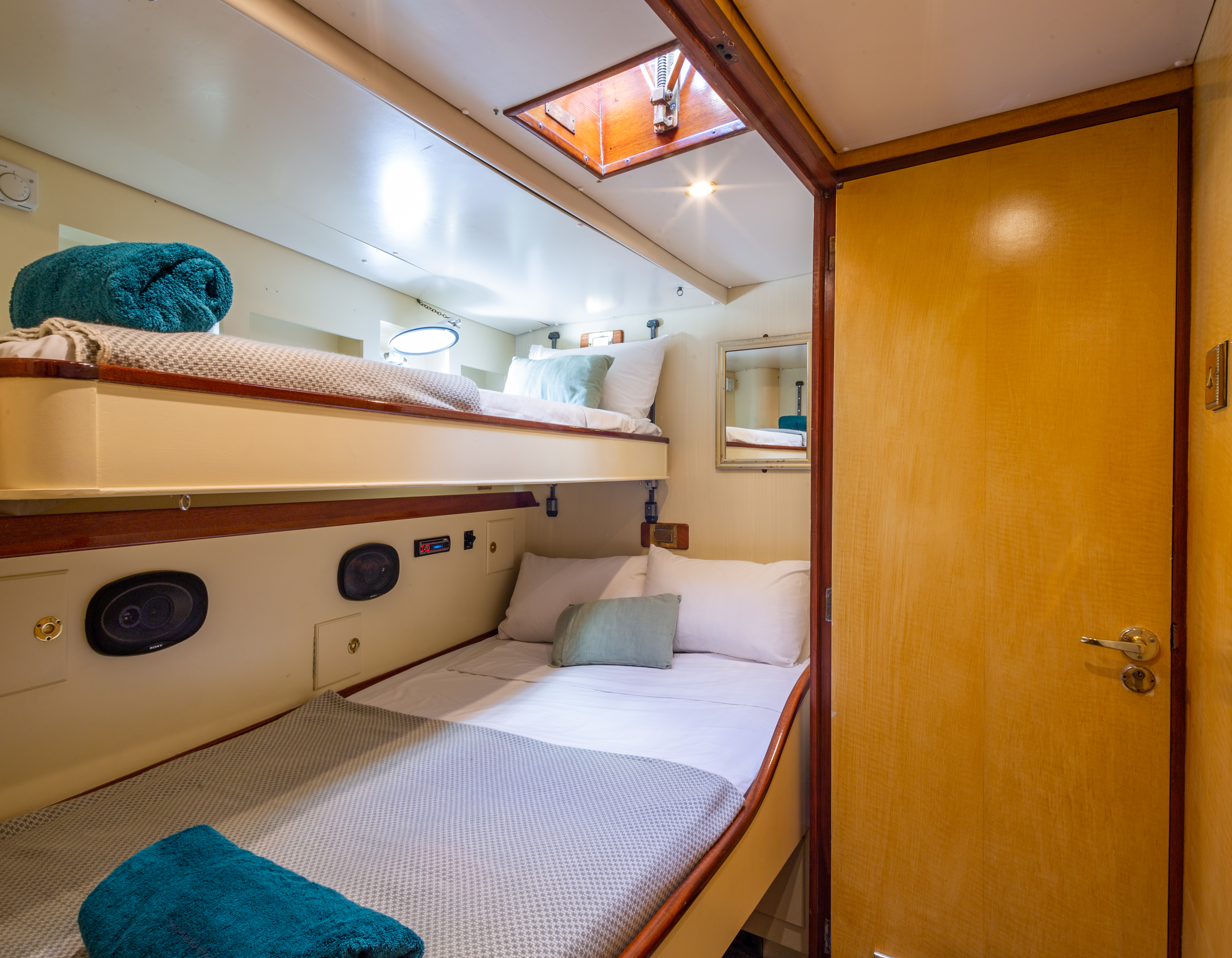 Starboard cabin 1.jpg