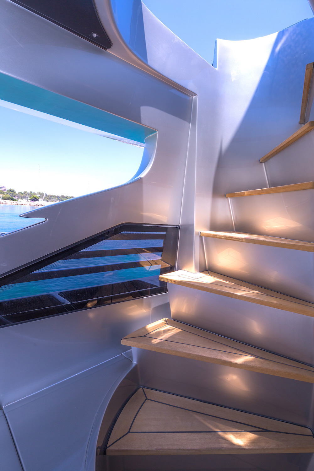 Steps to upper deck.jpg