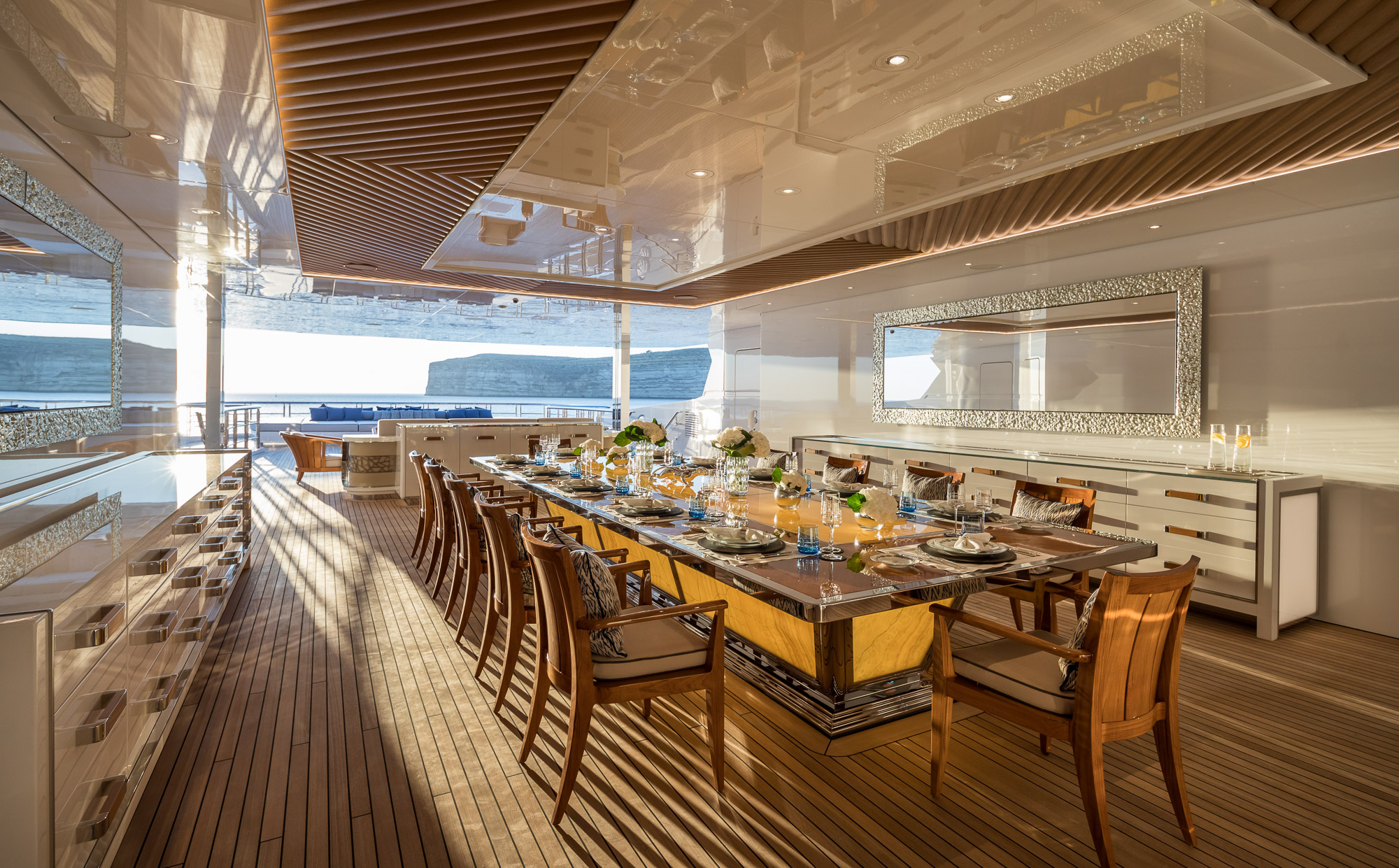 Sun deck alfresco dining.jpg