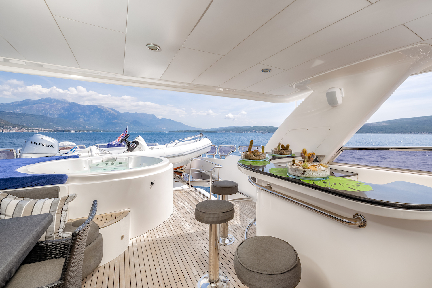 Sun deck bar.jpg