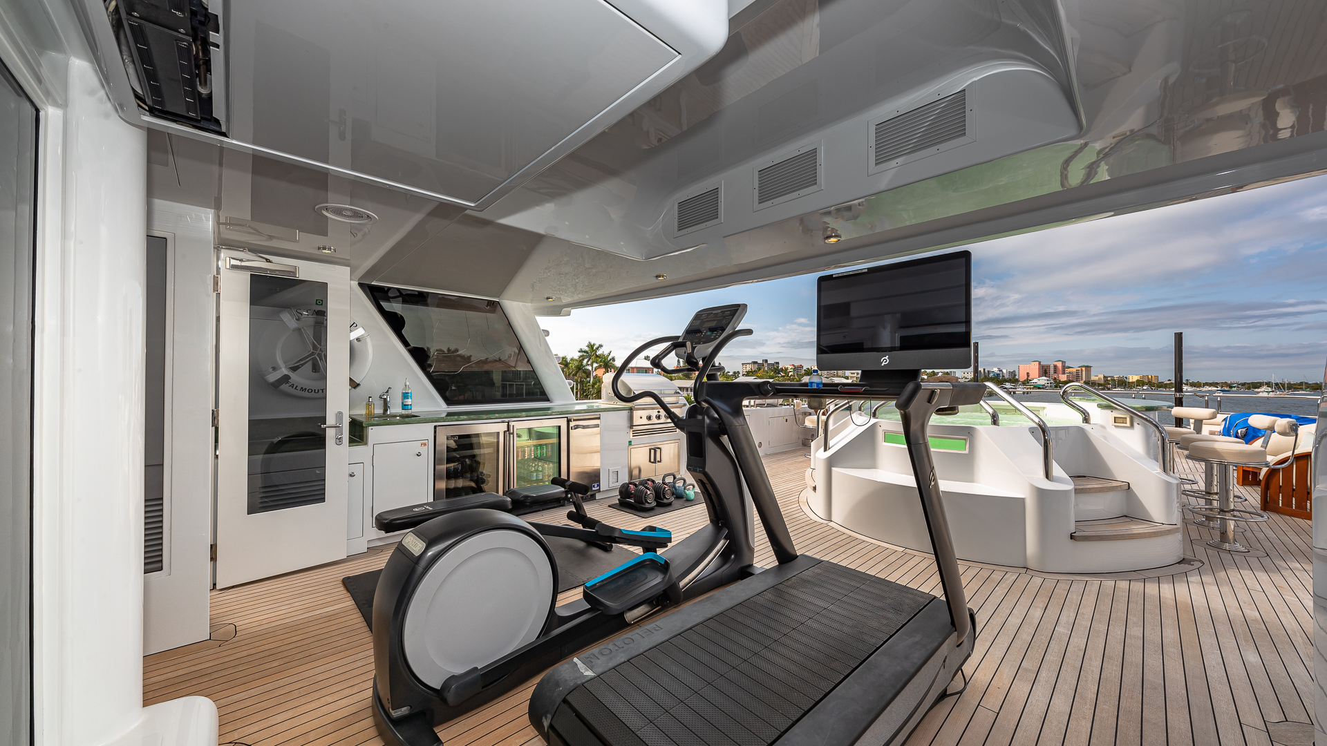 Sun deck gym and Jacuzzi.jpg