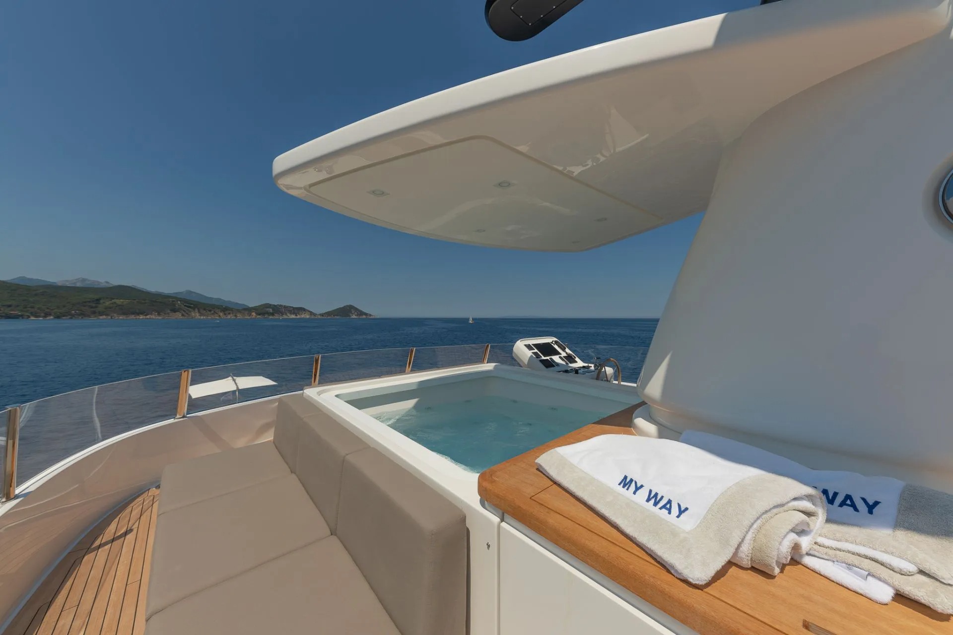 Sun deck jacuzzi.jpg