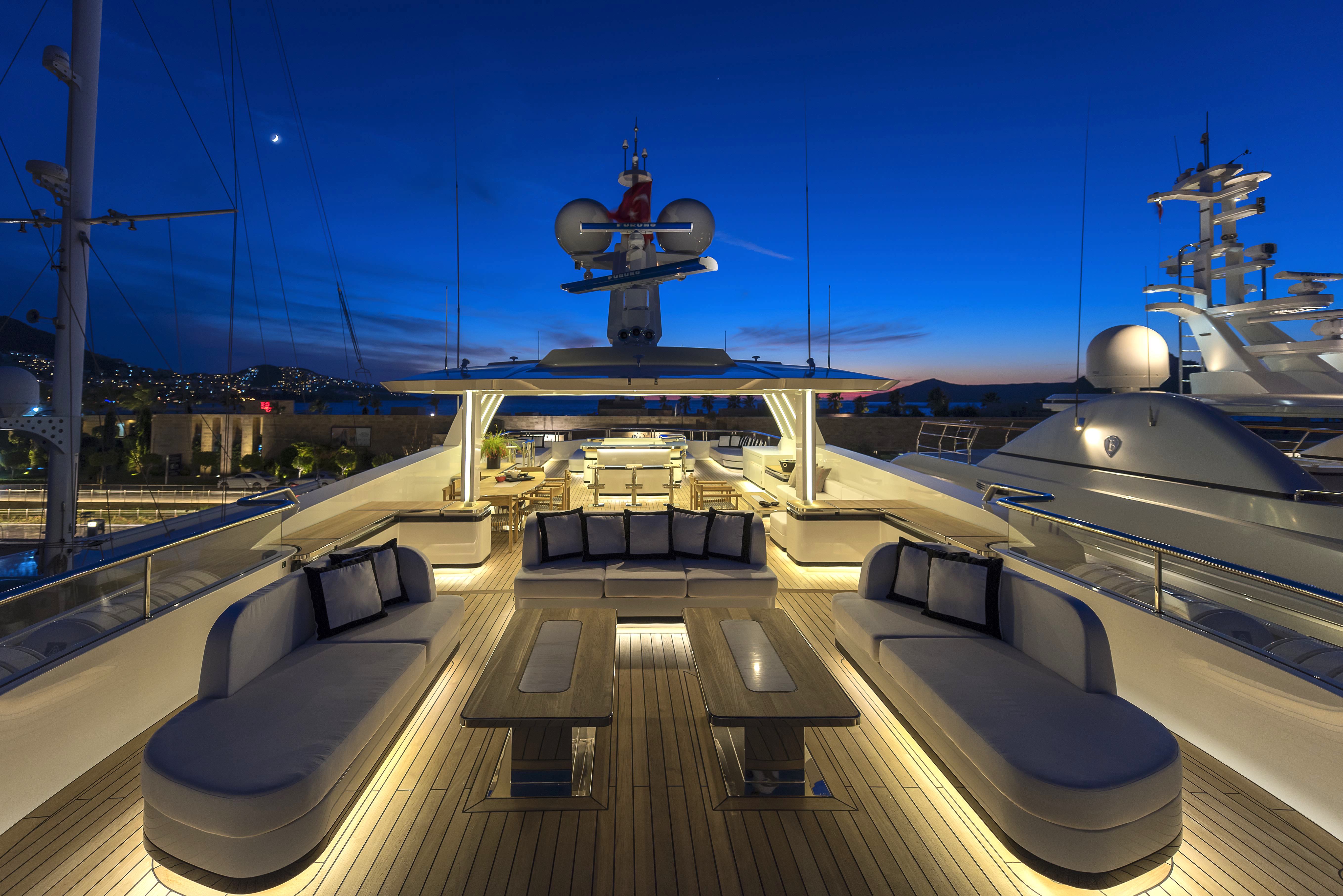 Sun deck lounge .jpg