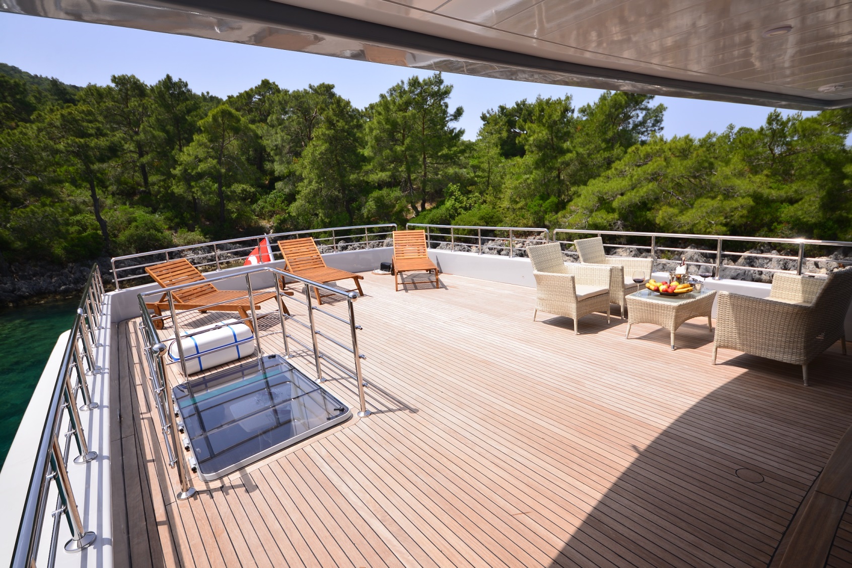Sundeck looking aft.jpg