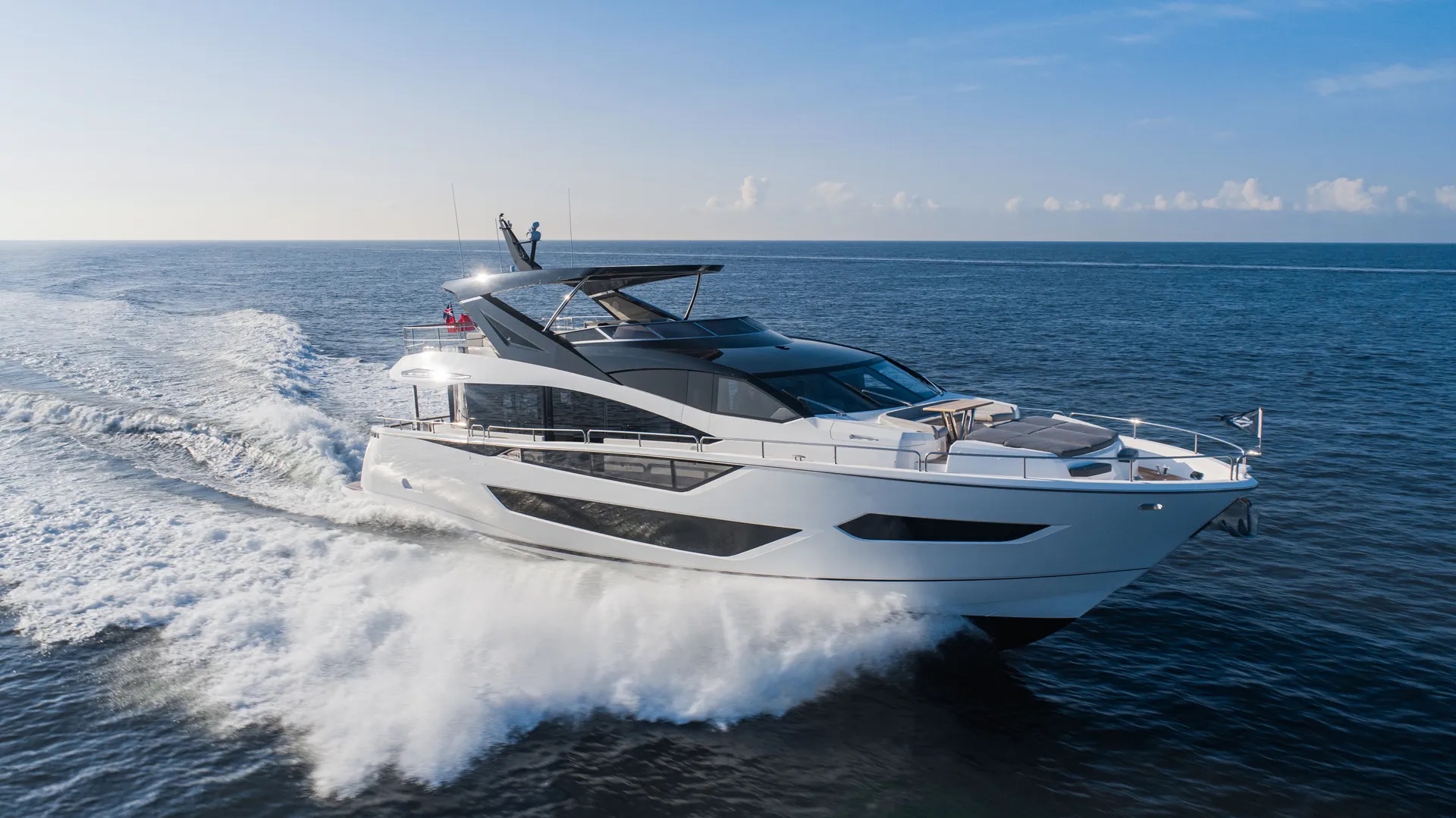 Sunseeker 86 yacht - sistership to JUNIOR.jpg