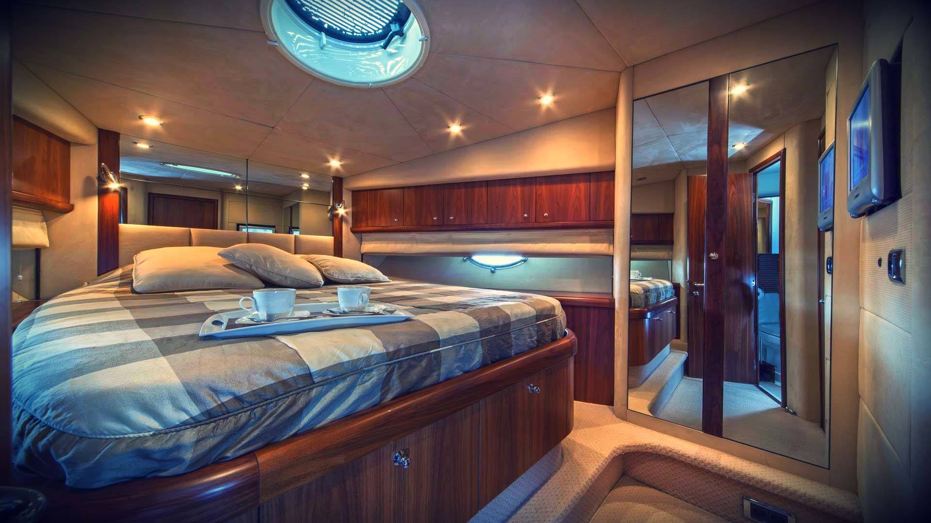 Sunseeker Predator motor yacht.jpg