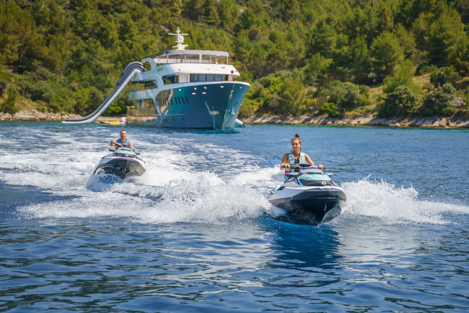 Superyacht AGAPE ROSE.jpg