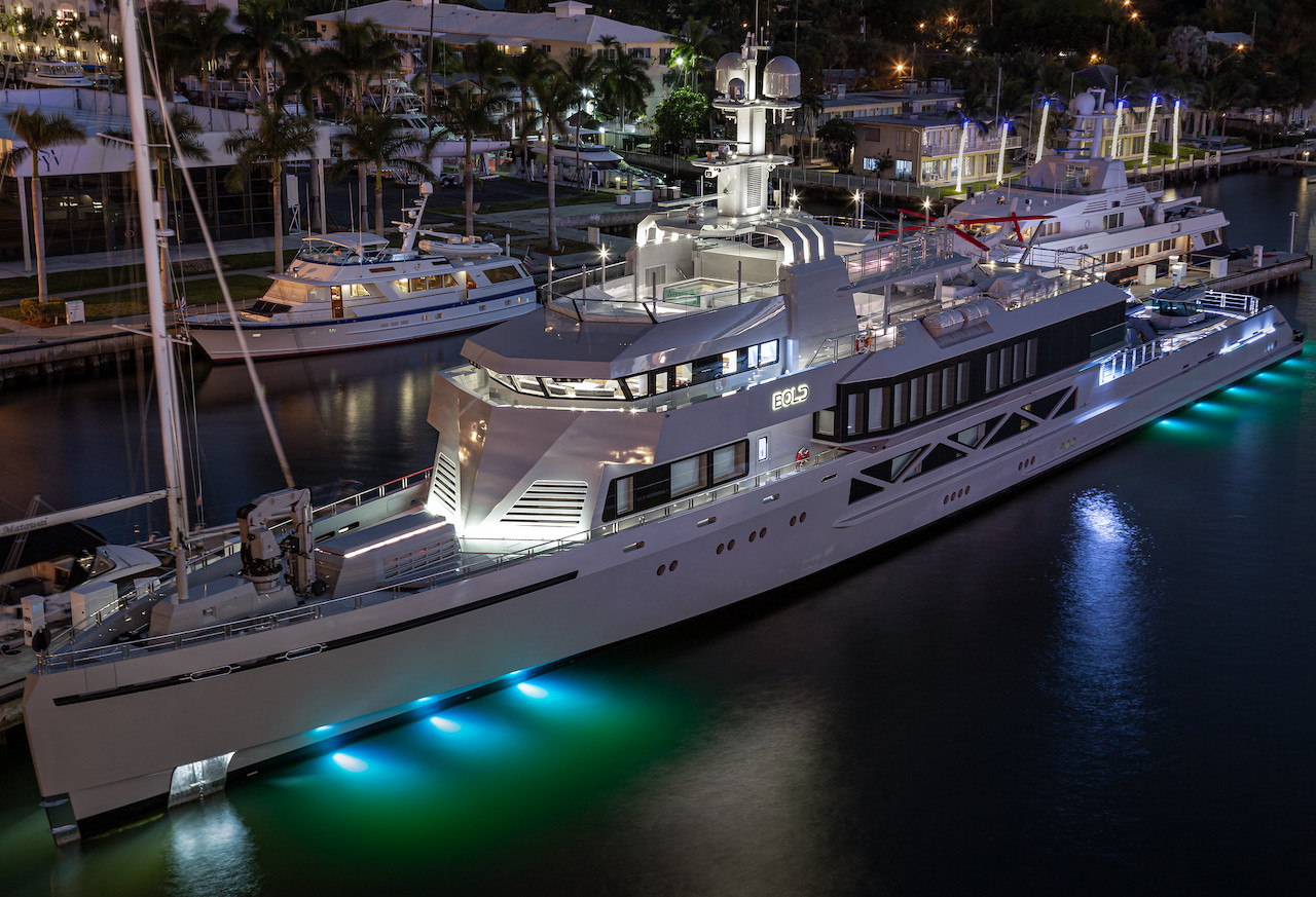 Superyacht BOLD. Photo credit Ron Raffety 3.jpg
