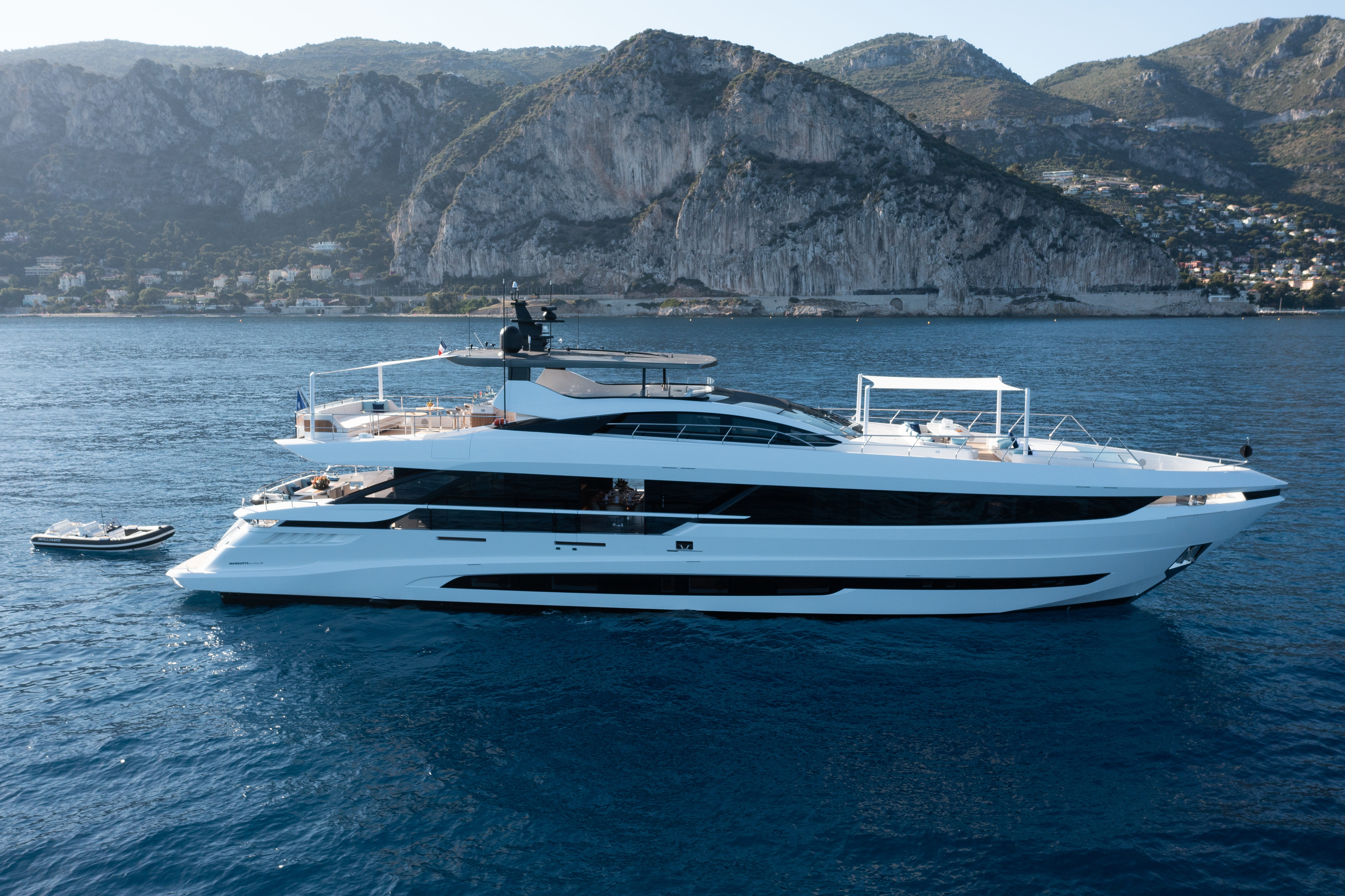 Superyacht DOPAMINE.jpg