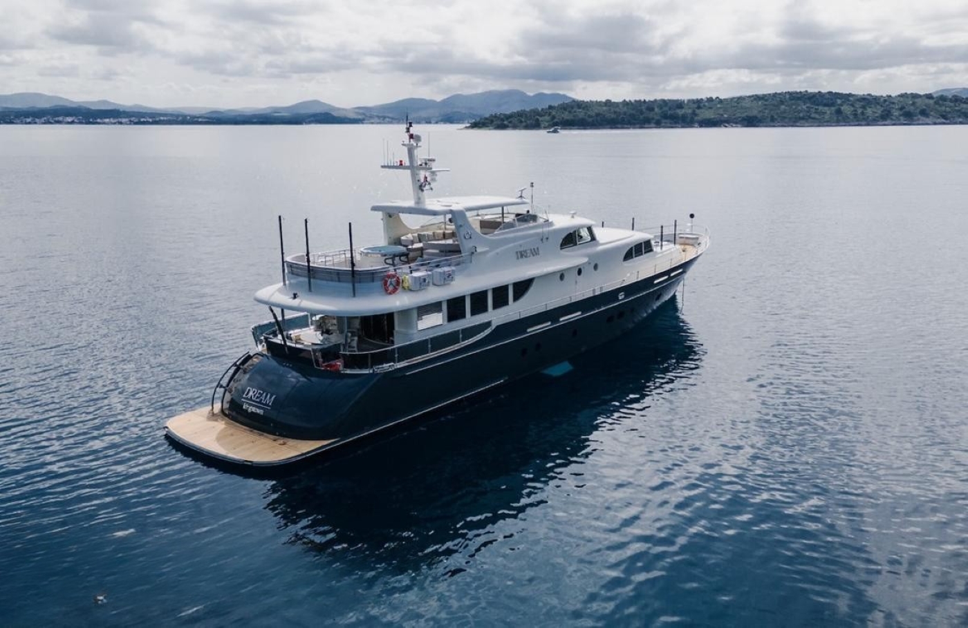 Superyacht DREAM.jpg