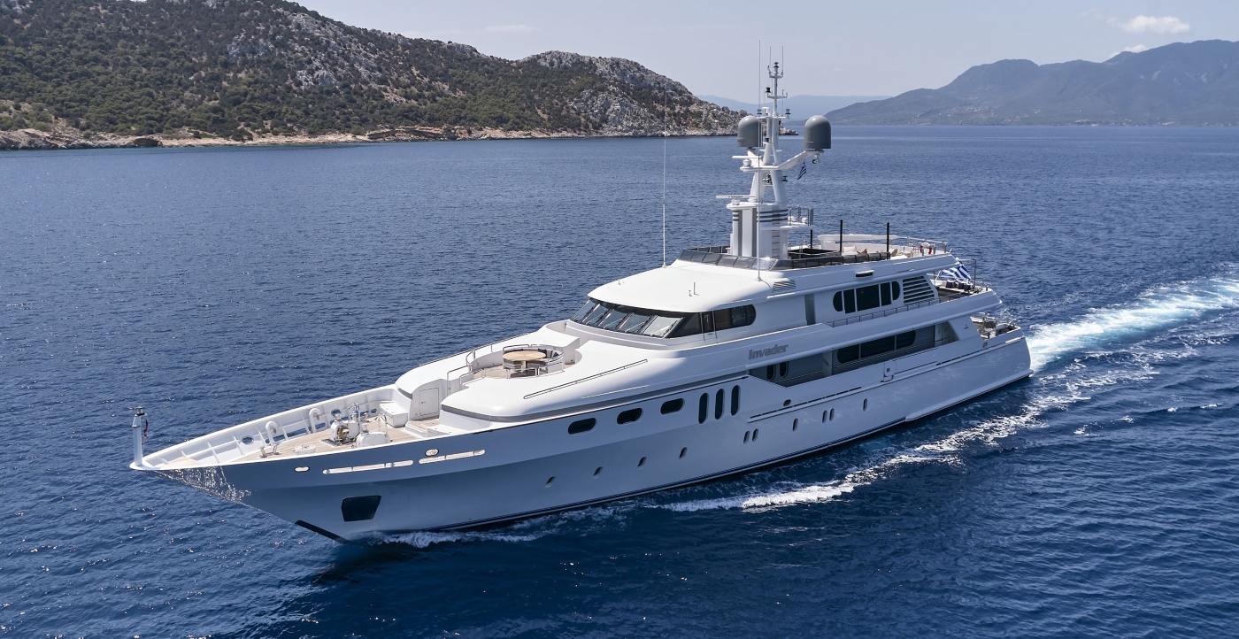 Superyacht INVADER.jpg