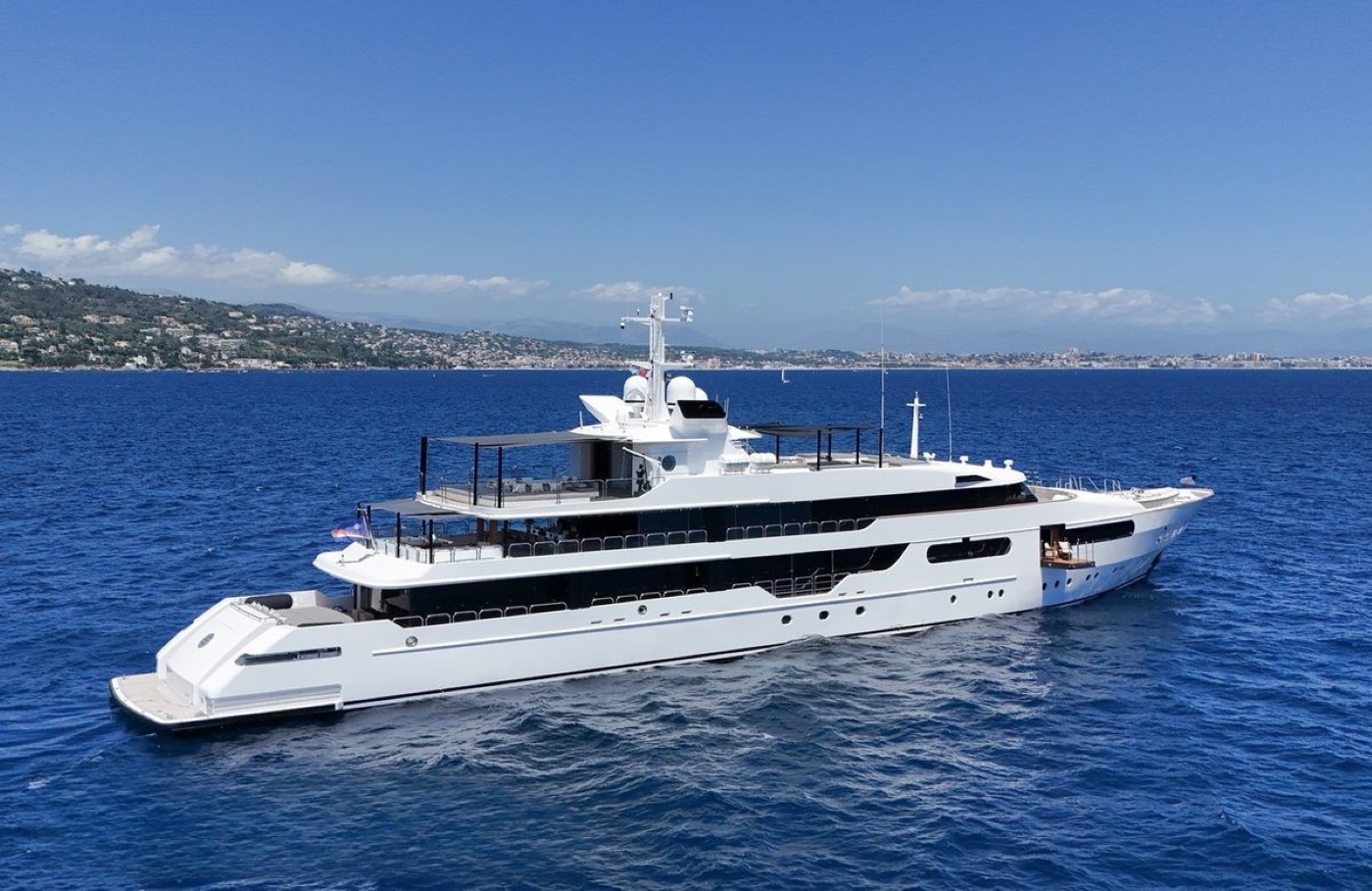 Superyacht MAGNA GRECIA.jpg