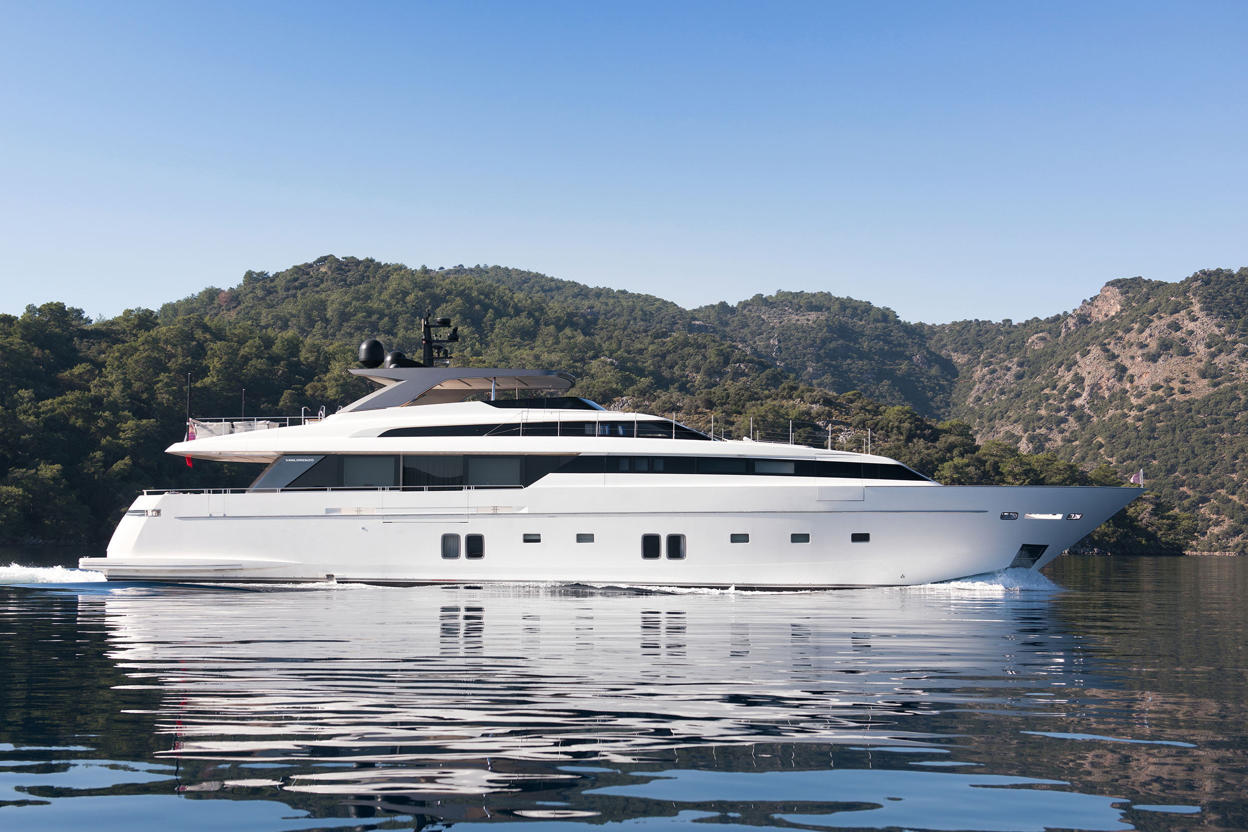 Superyacht MORNING STAR.jpg
