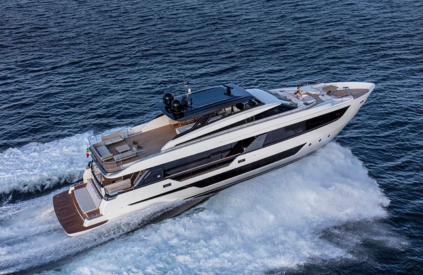 Superyacht NAILU +.jpg