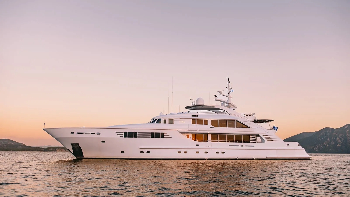 Superyacht OASIS.jpg