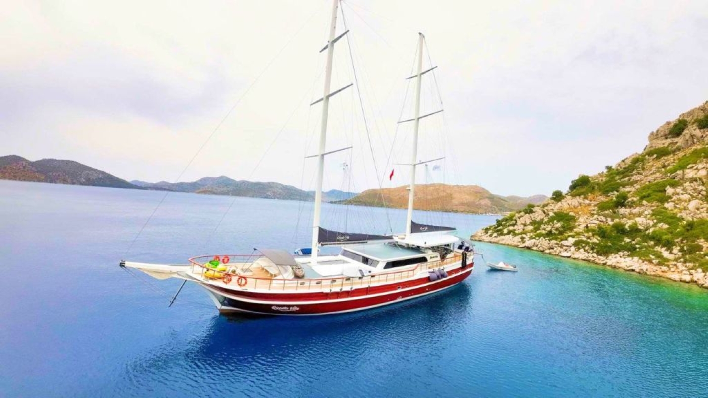 Superyacht QUESTA VITA.jpg