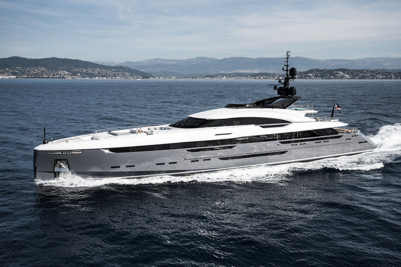 Superyacht UTOPIA IV.jpg