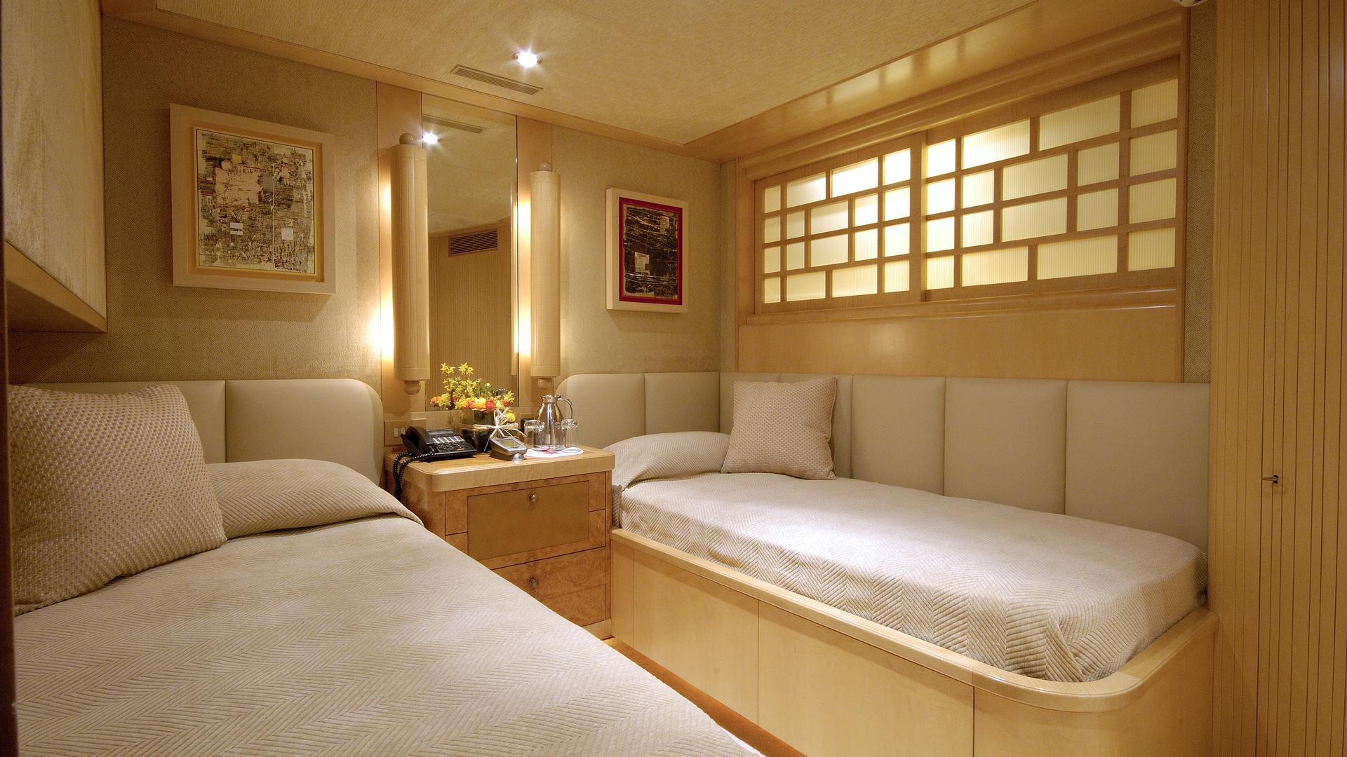 Twin cabin 00002.jpg