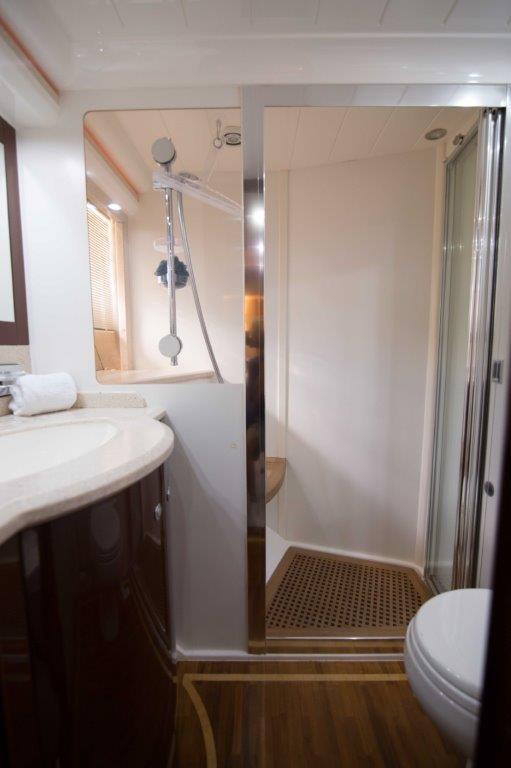 Twin cabin ensuite.jpg