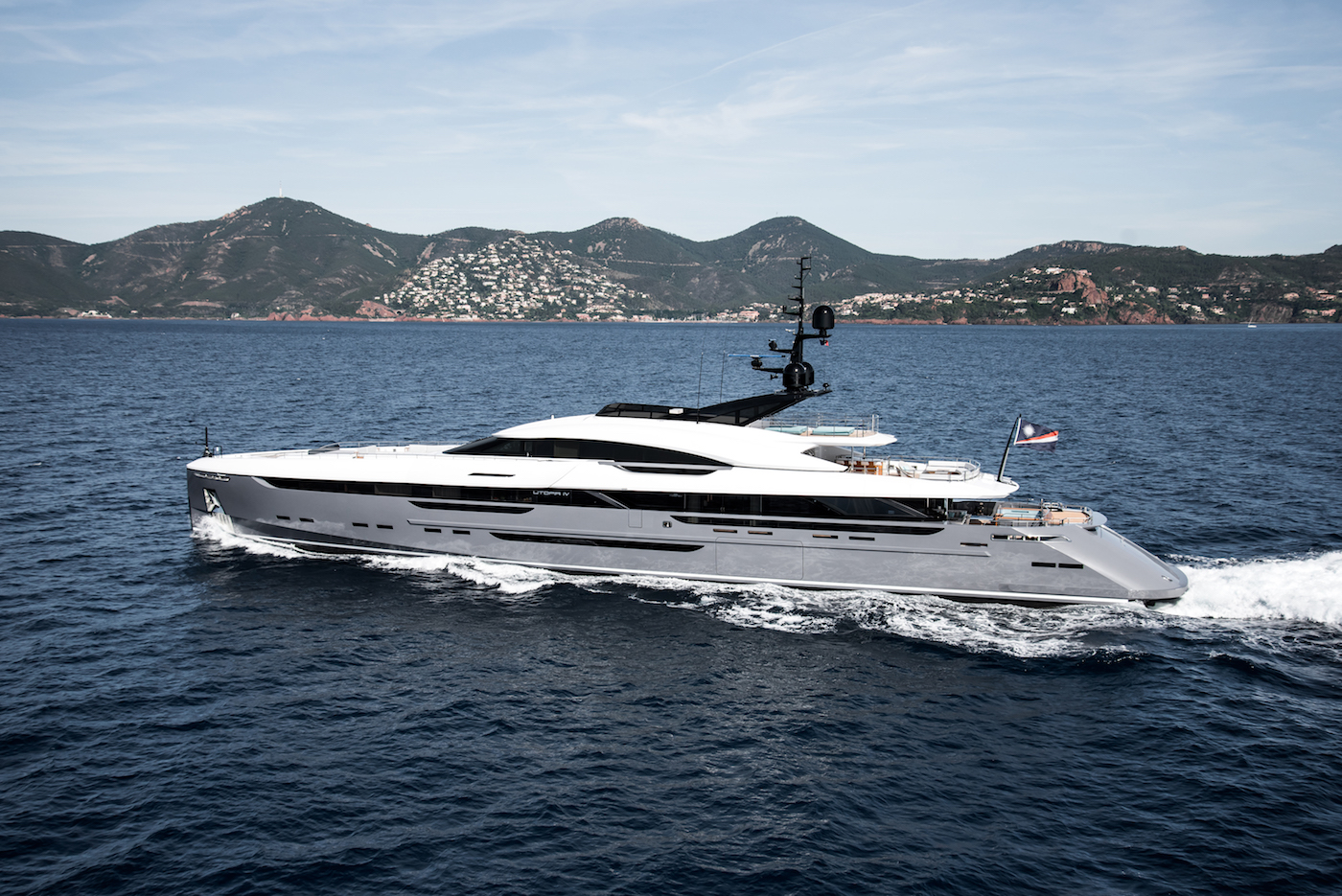 UTOPIA IV cruising .jpg