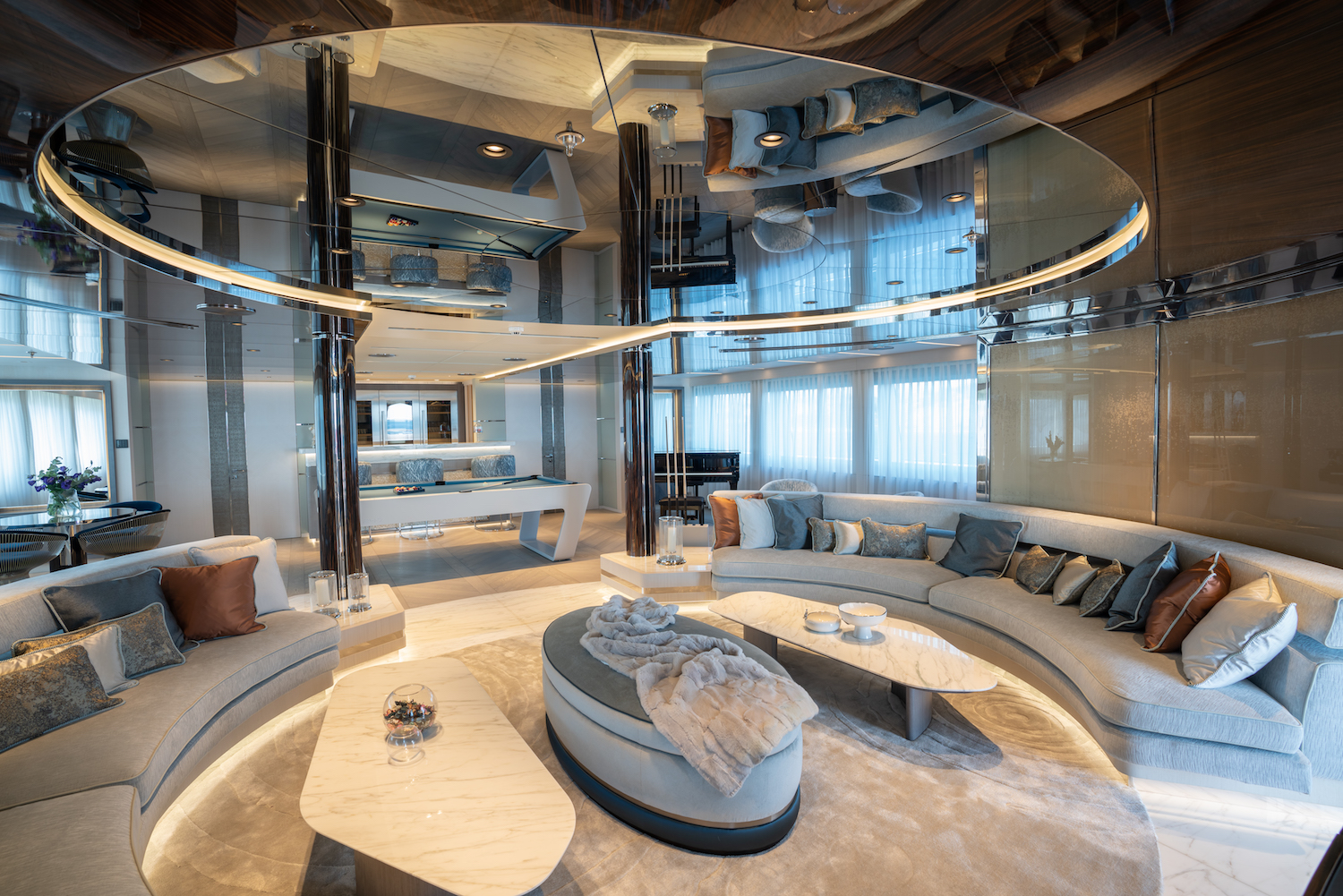 Upper Deck Skylounge.jpg