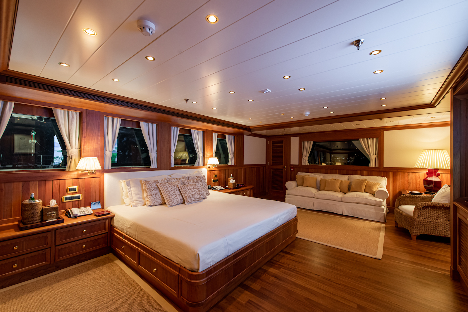 Upper deck Master cabin.jpg