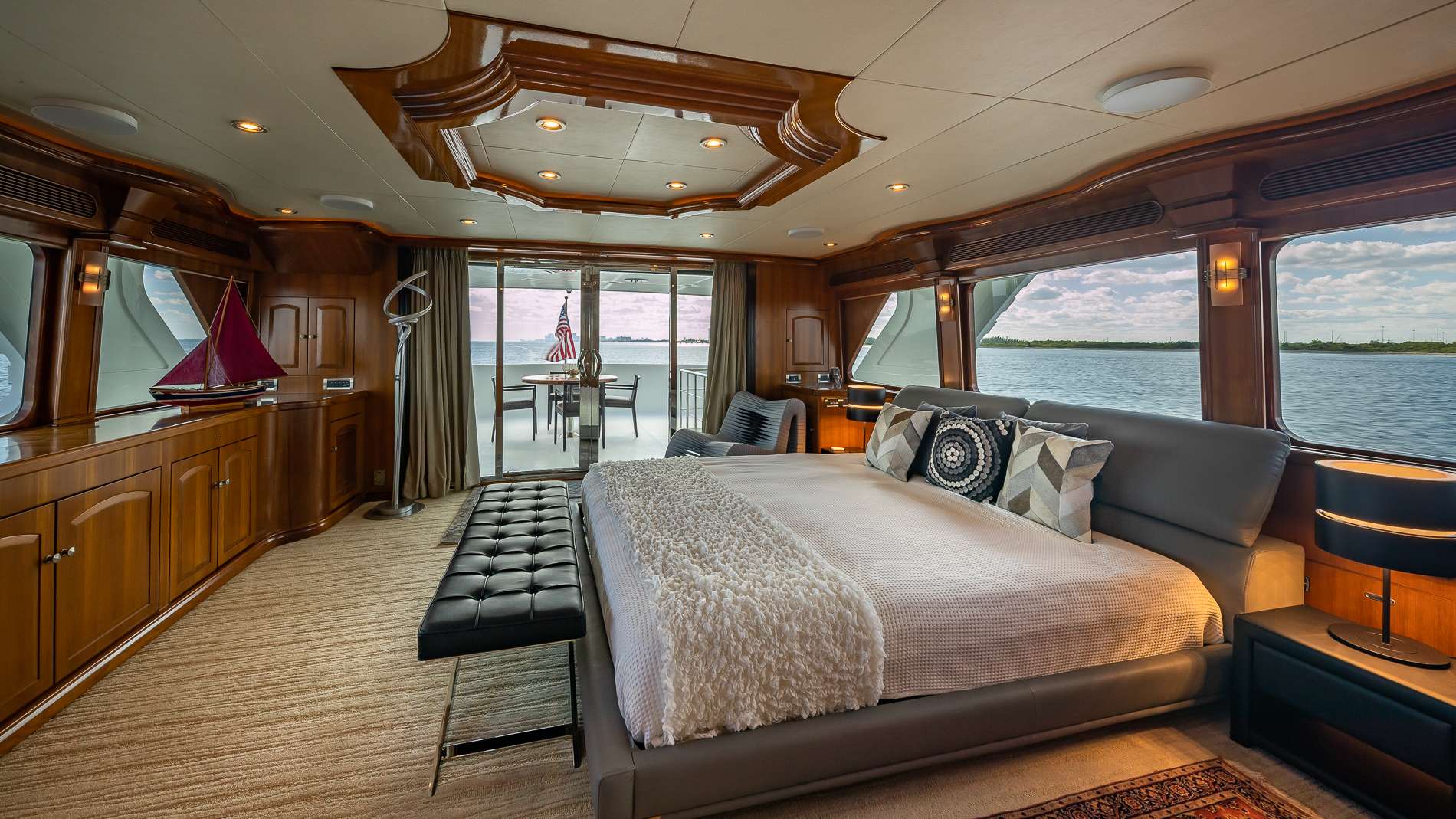 Upper deck VIP cabin.jpg