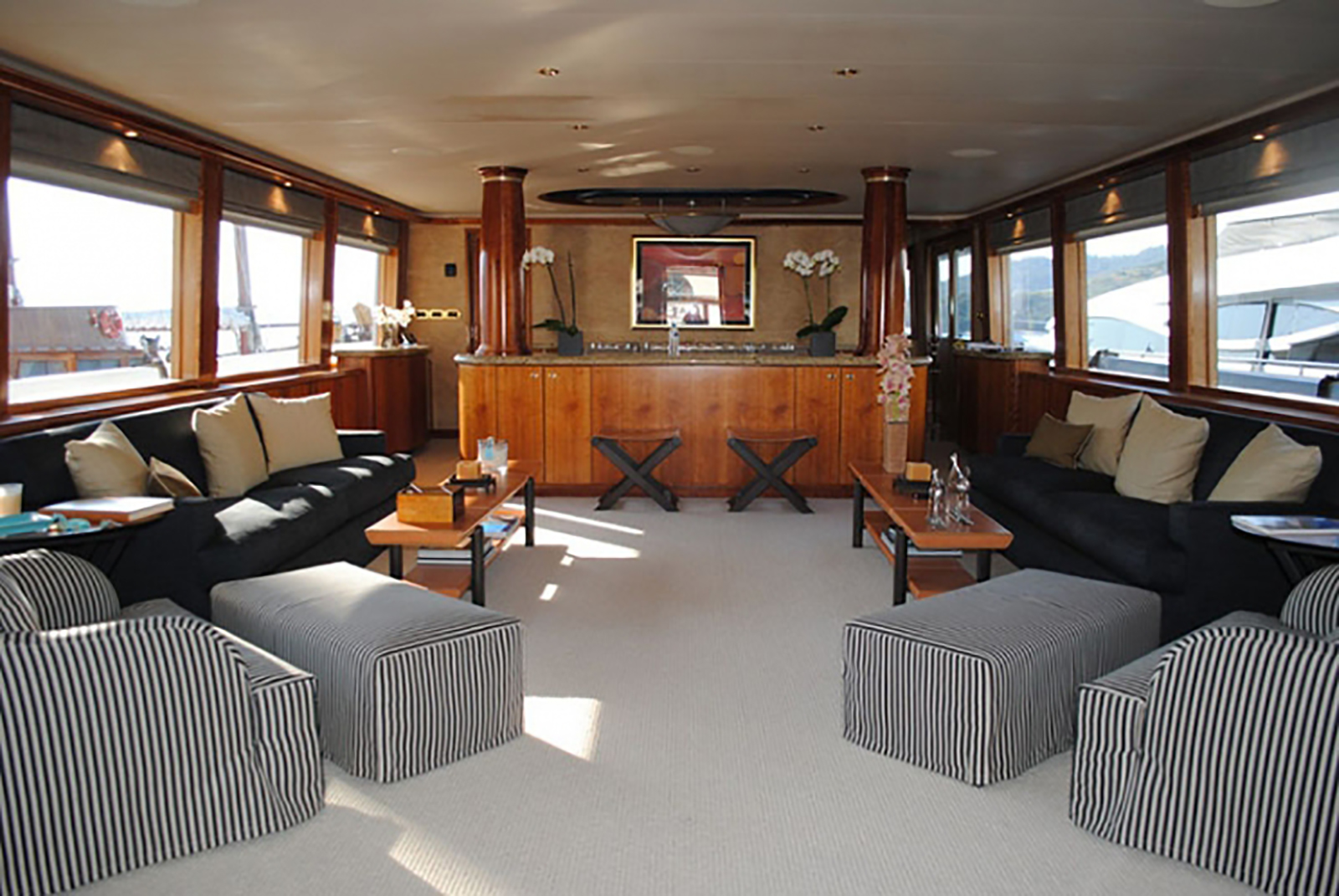 Upper salon 00004.jpg