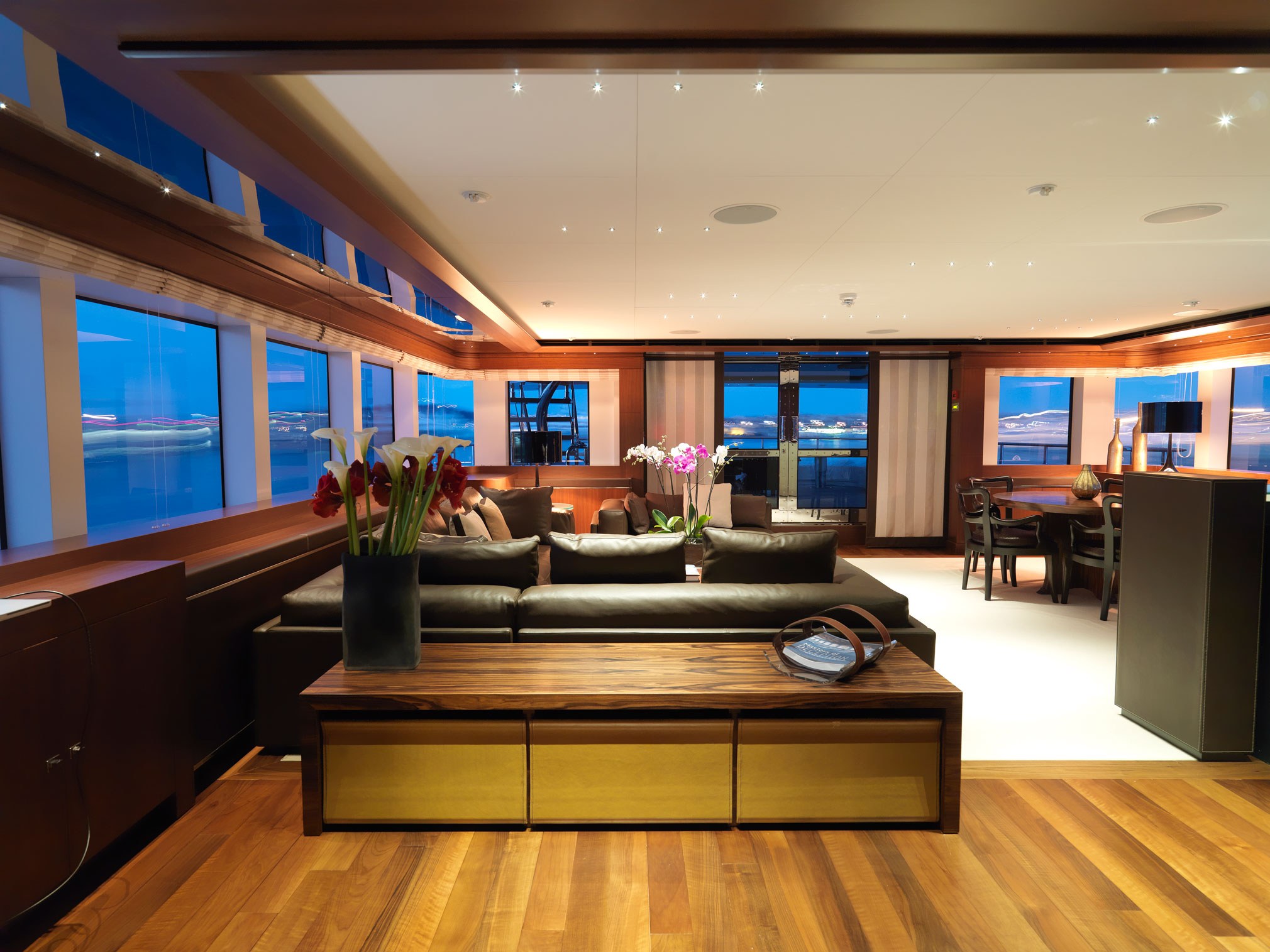 Upper-Deck-Saloon-1.jpg