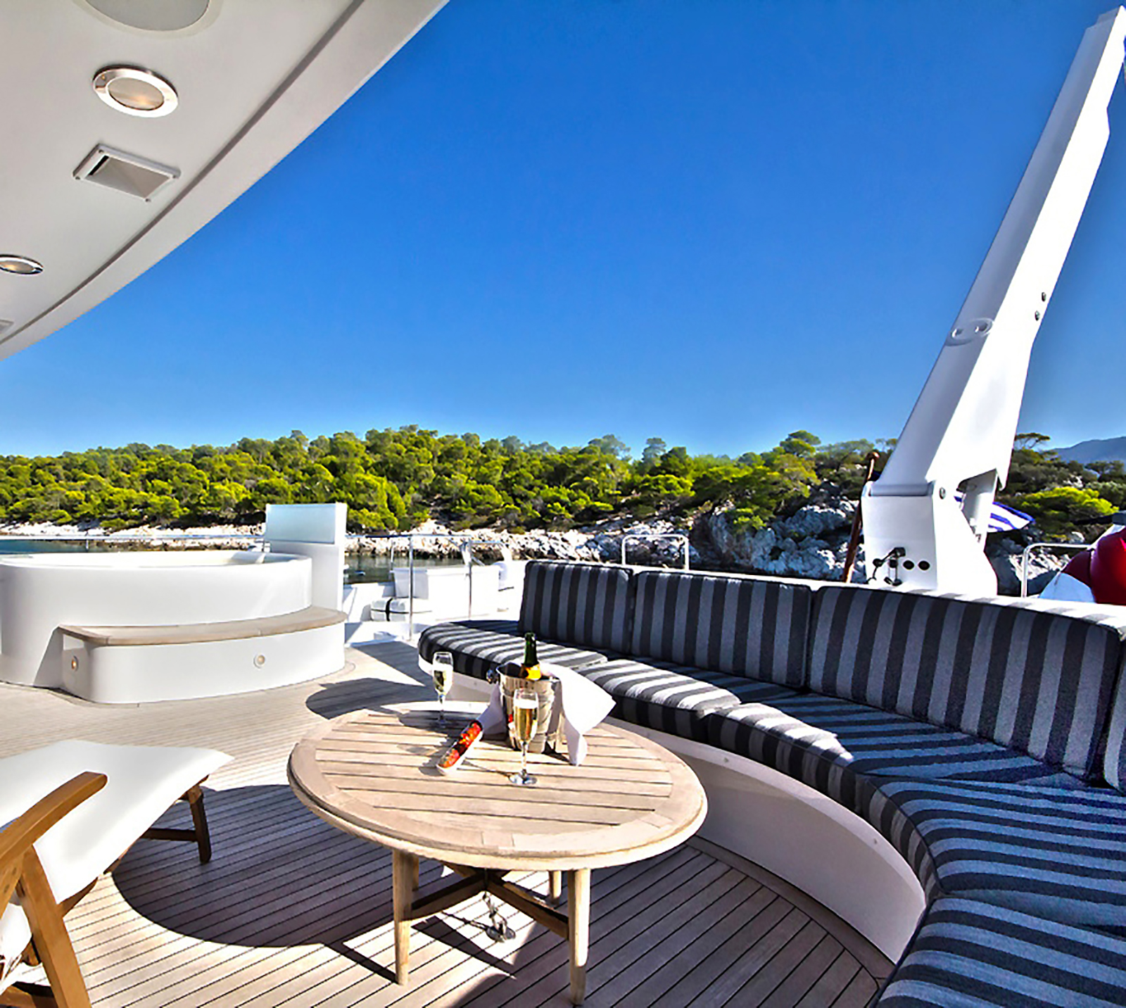 Upper-Deck.jpg