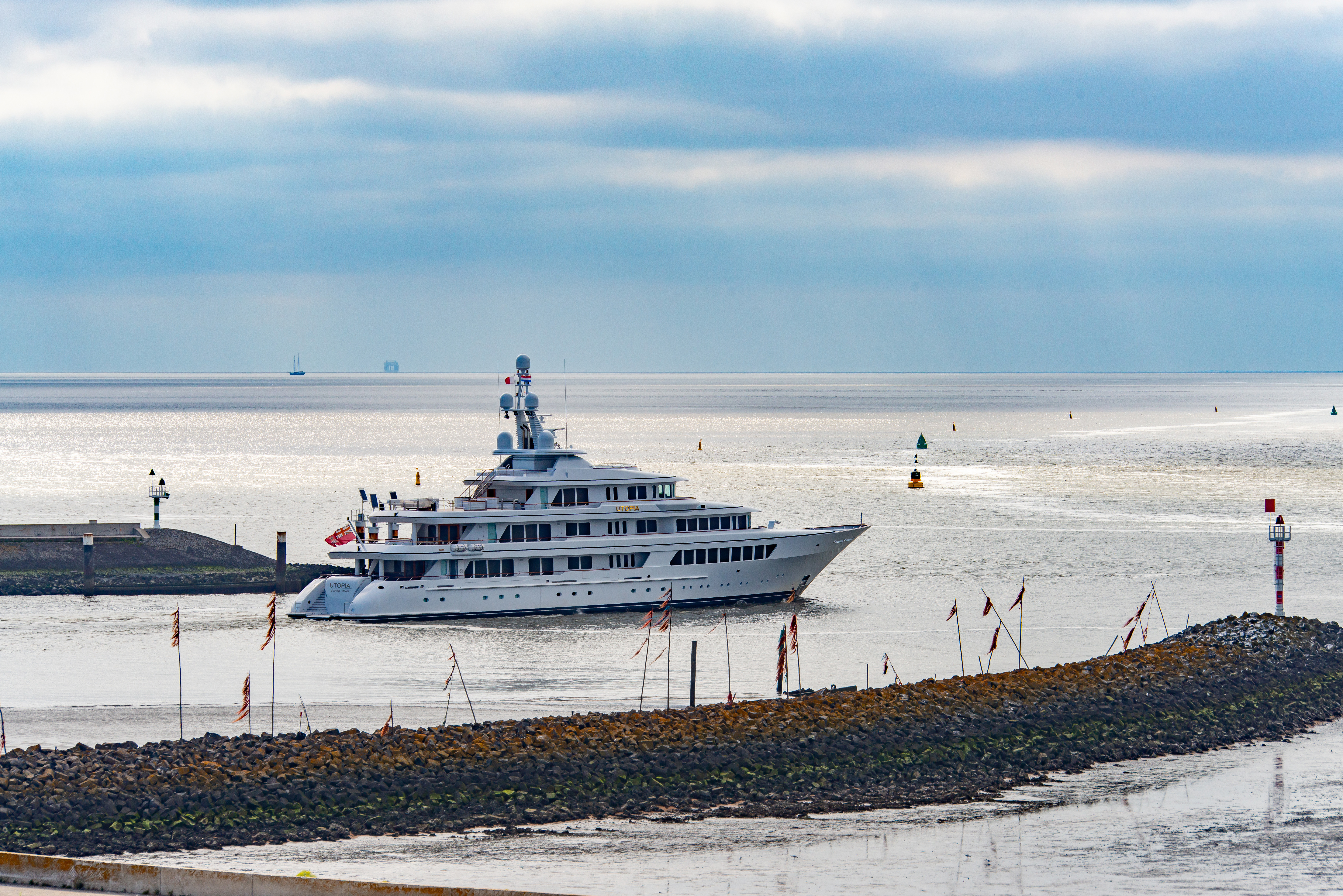 Utopia-copyright-Feadship-02.jpg