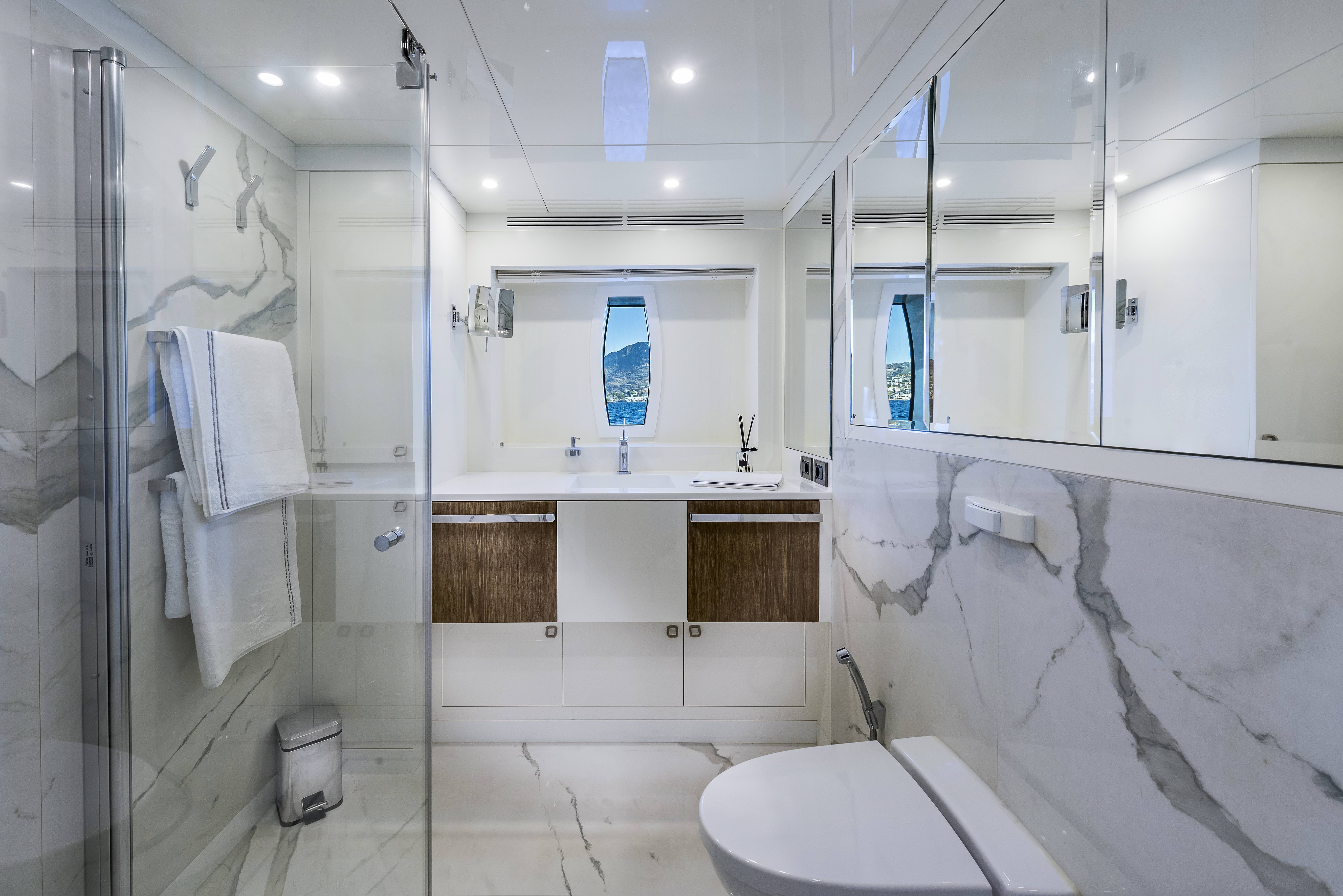VIP bathroom .jpg