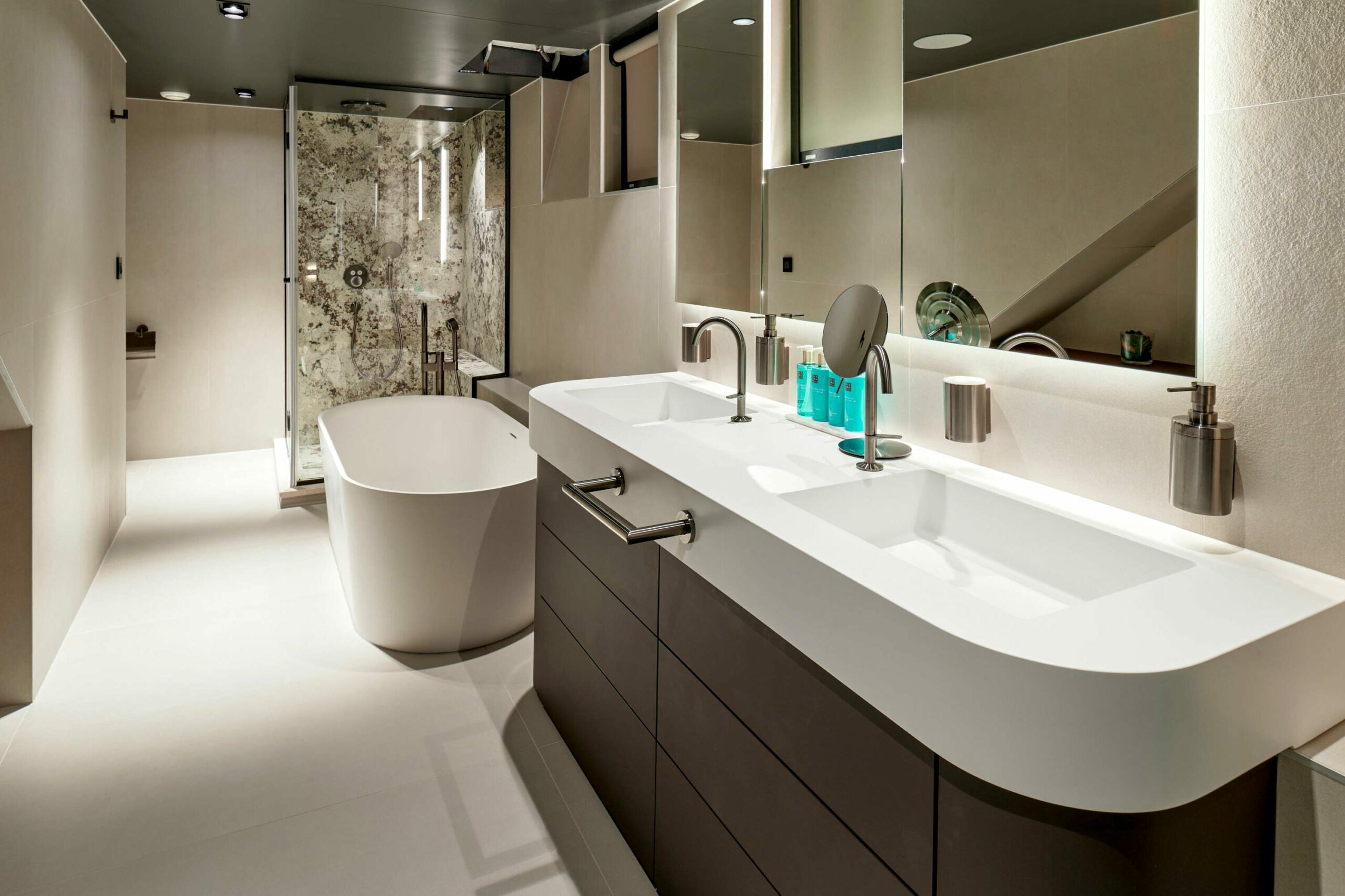 VIP cabin bathroom .jpg