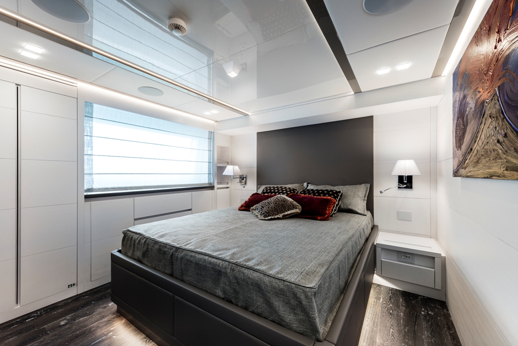 VIP cabin to port.jpg