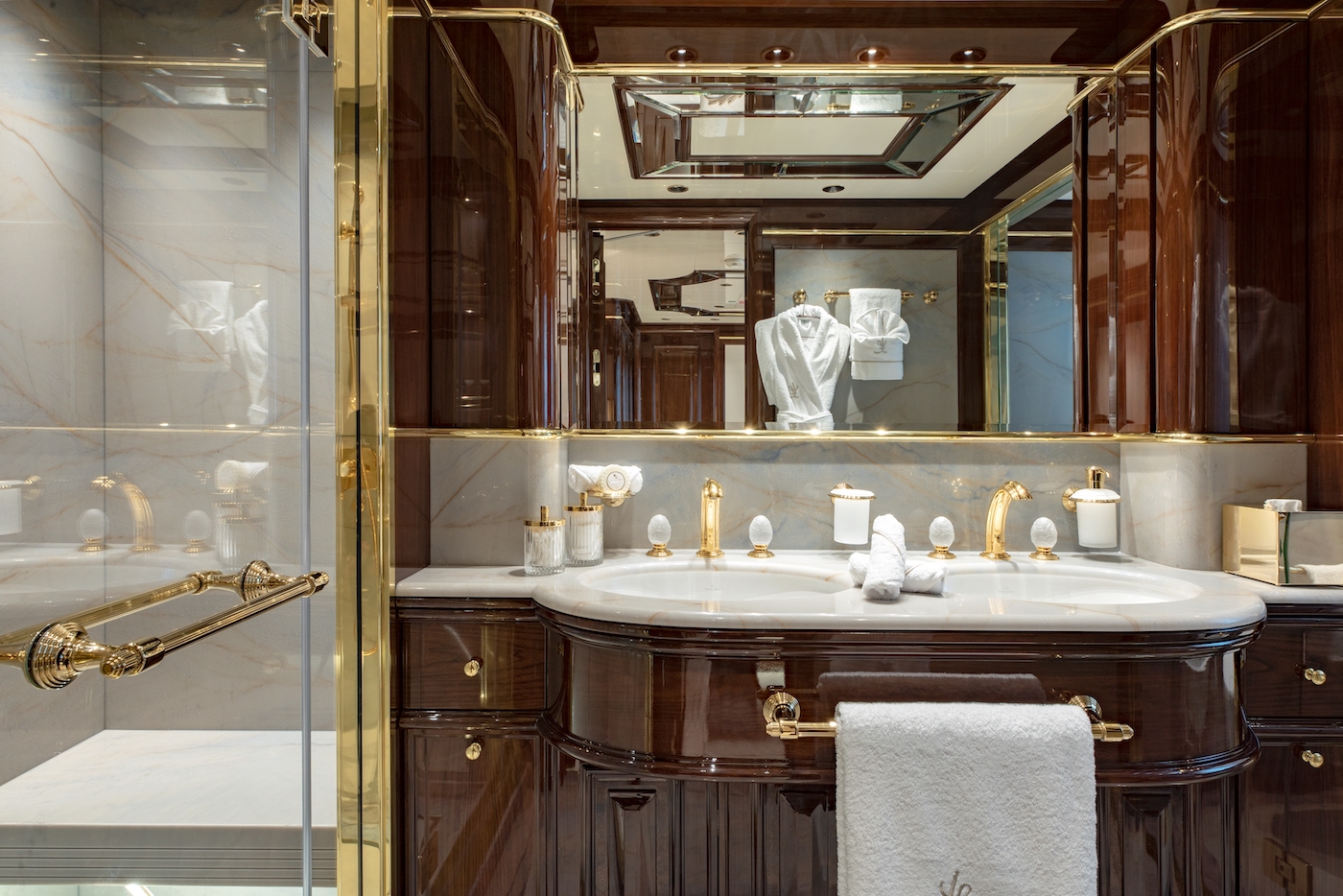 VIP ensuite - lower deck portside.jpg
