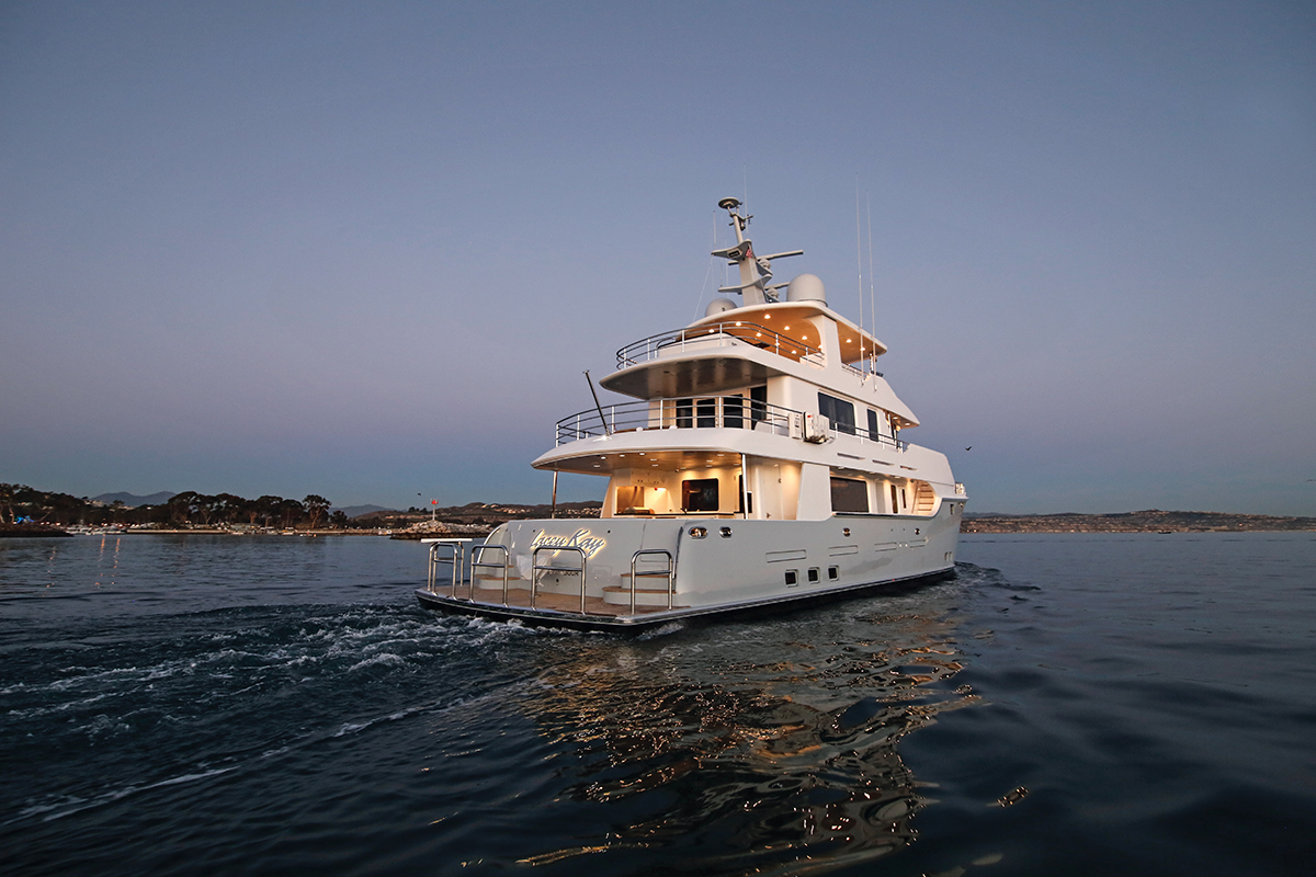 VIVIERAE II super yacht by Nordhavn aft view .jpg