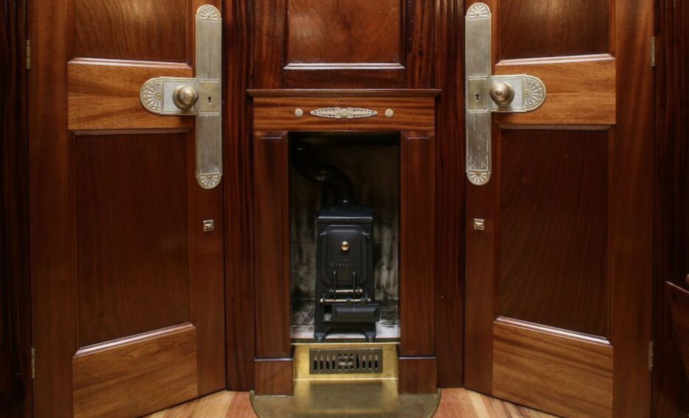 Vintage Door Knob.png